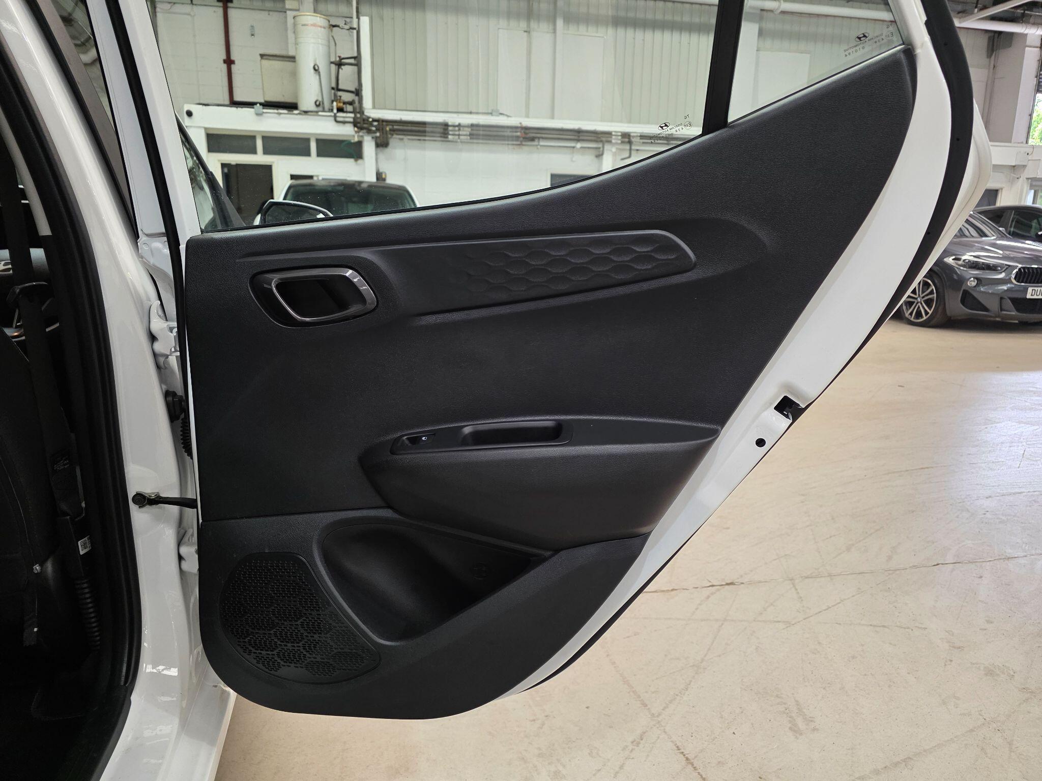 Hyundai I10 view 20