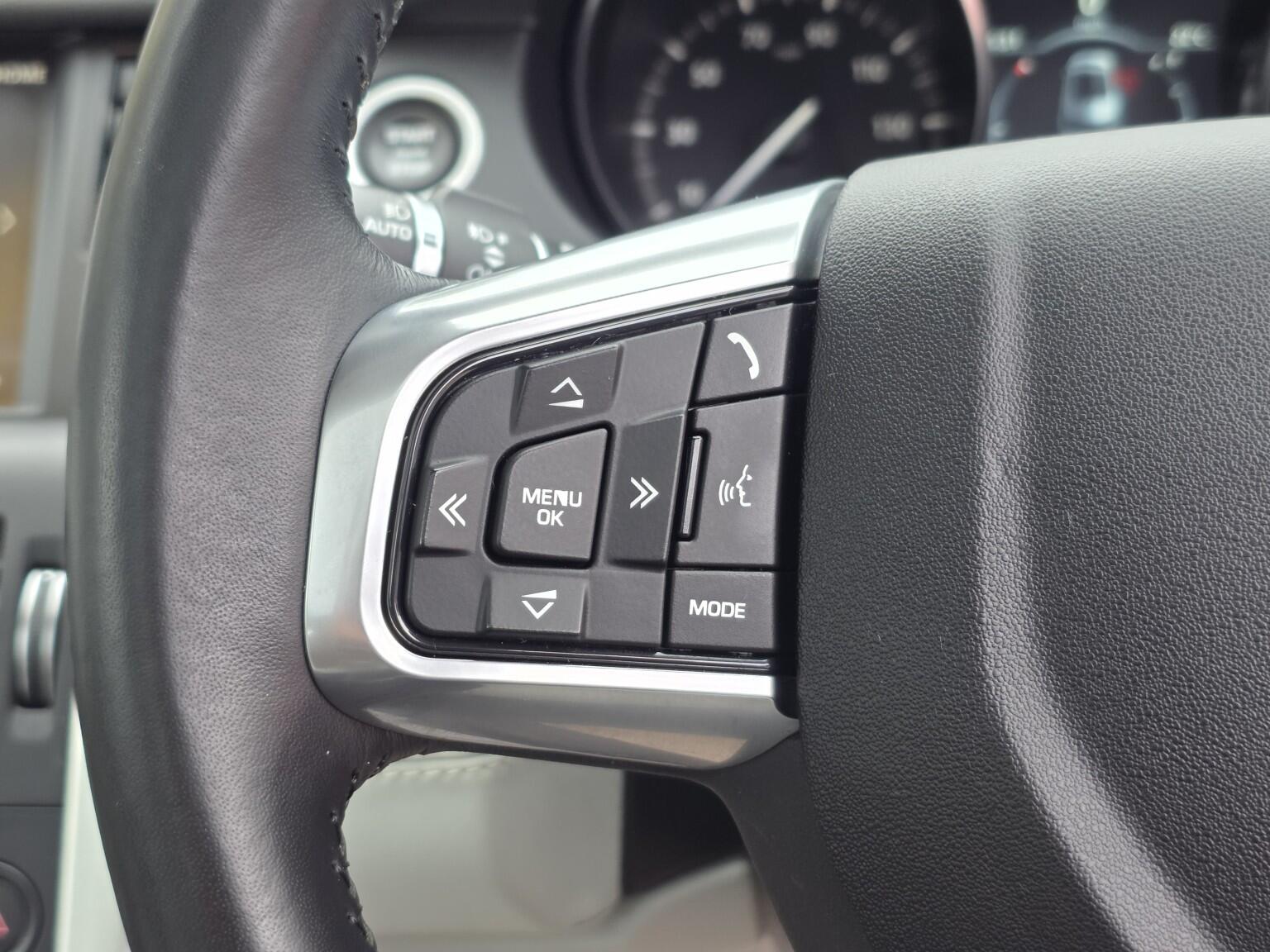 Land Rover Discovery Sport view 19