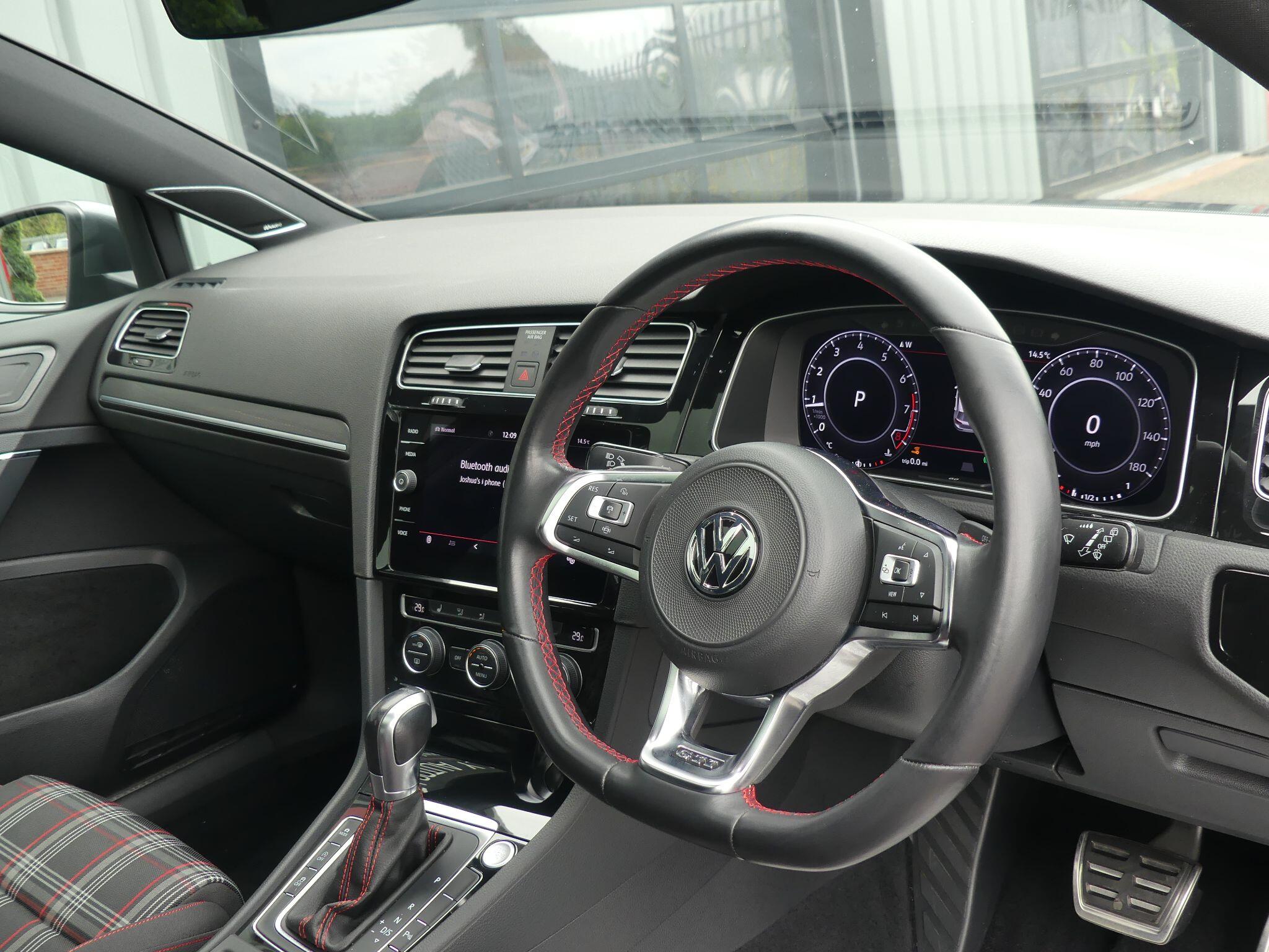 Volkswagen Golf view 12