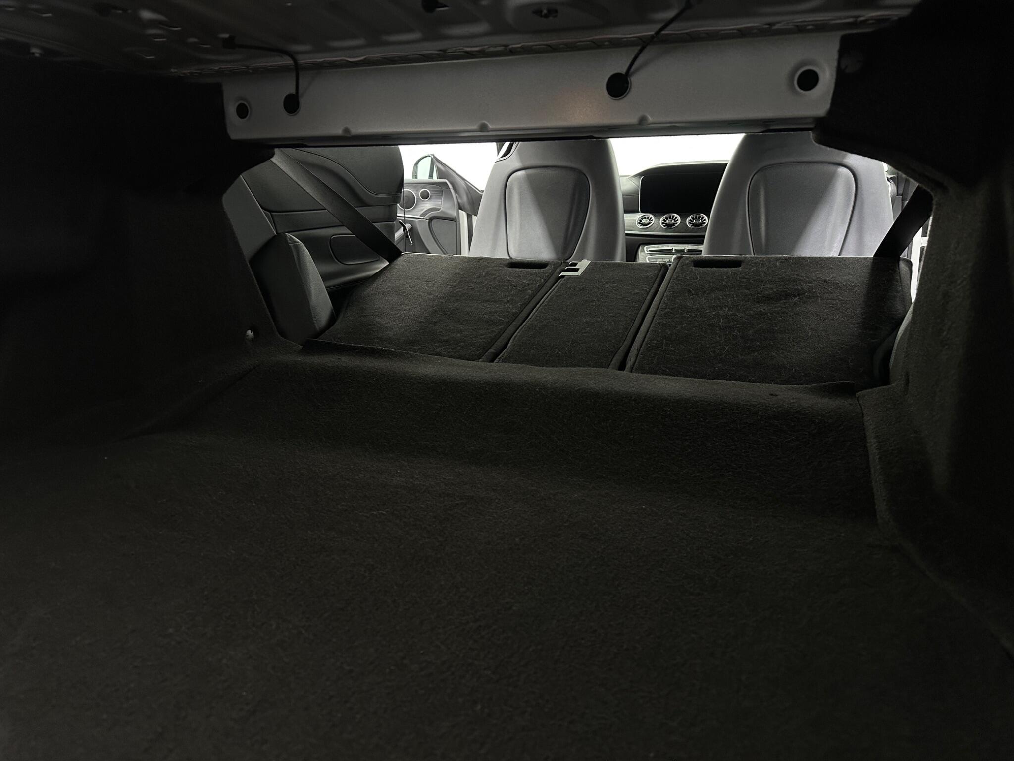 Mercedes-Benz E-Class view 43