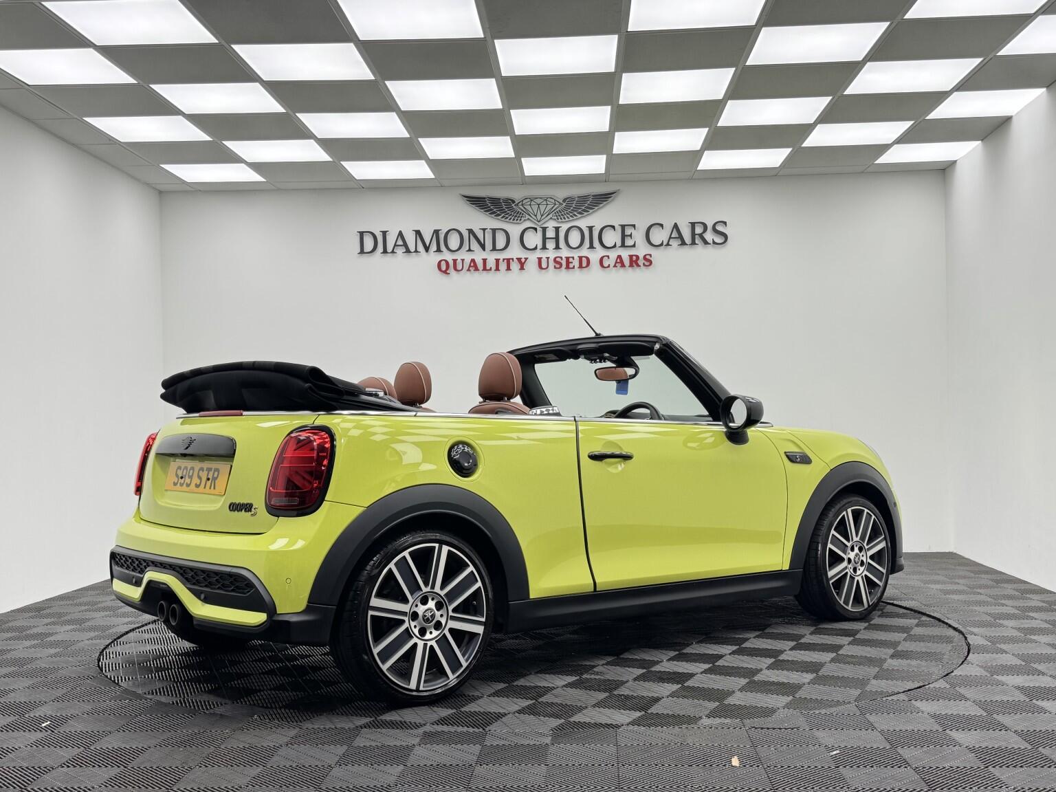 Mini Convertible view 8