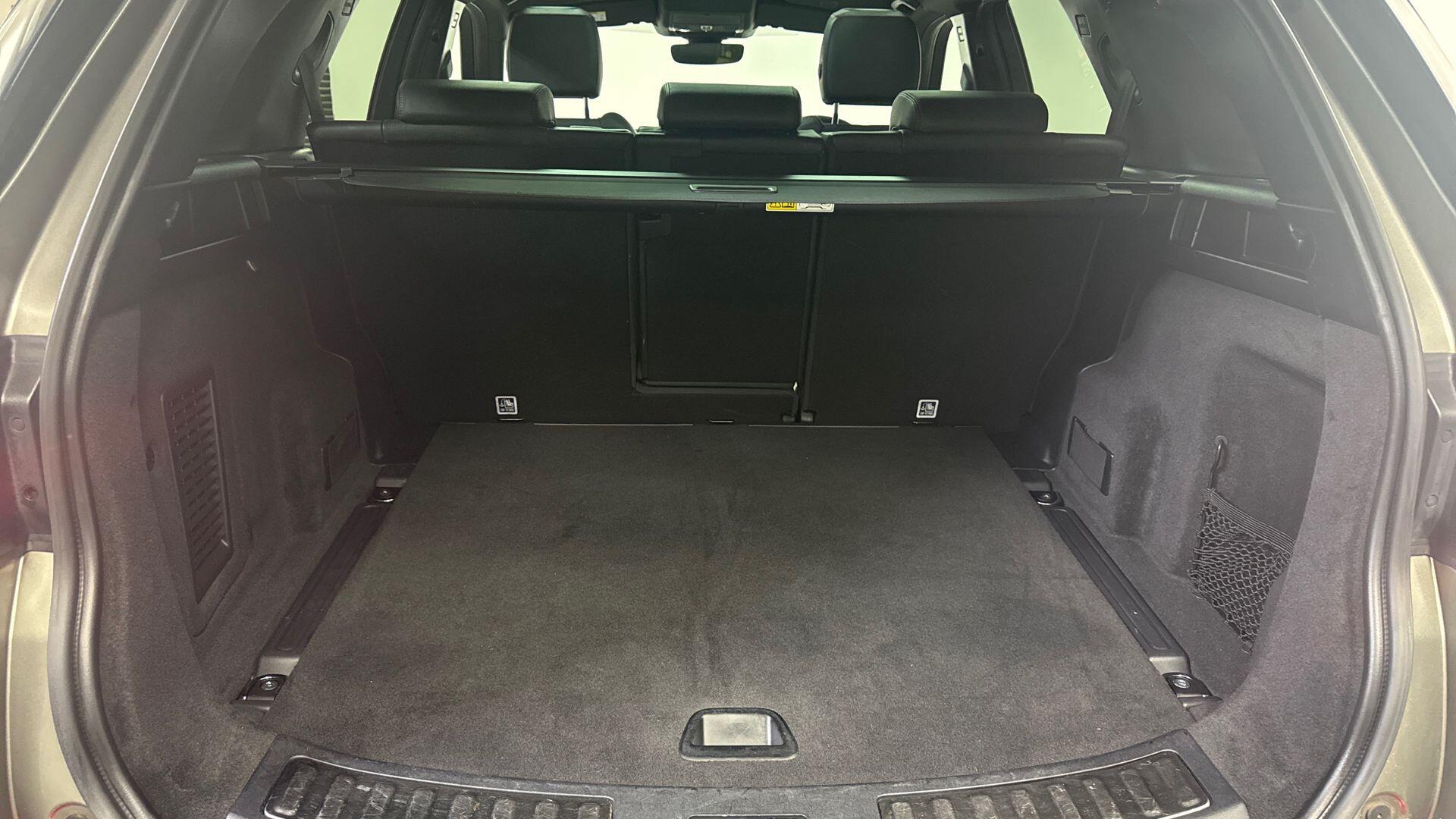 Land Rover Discovery Sport view 10