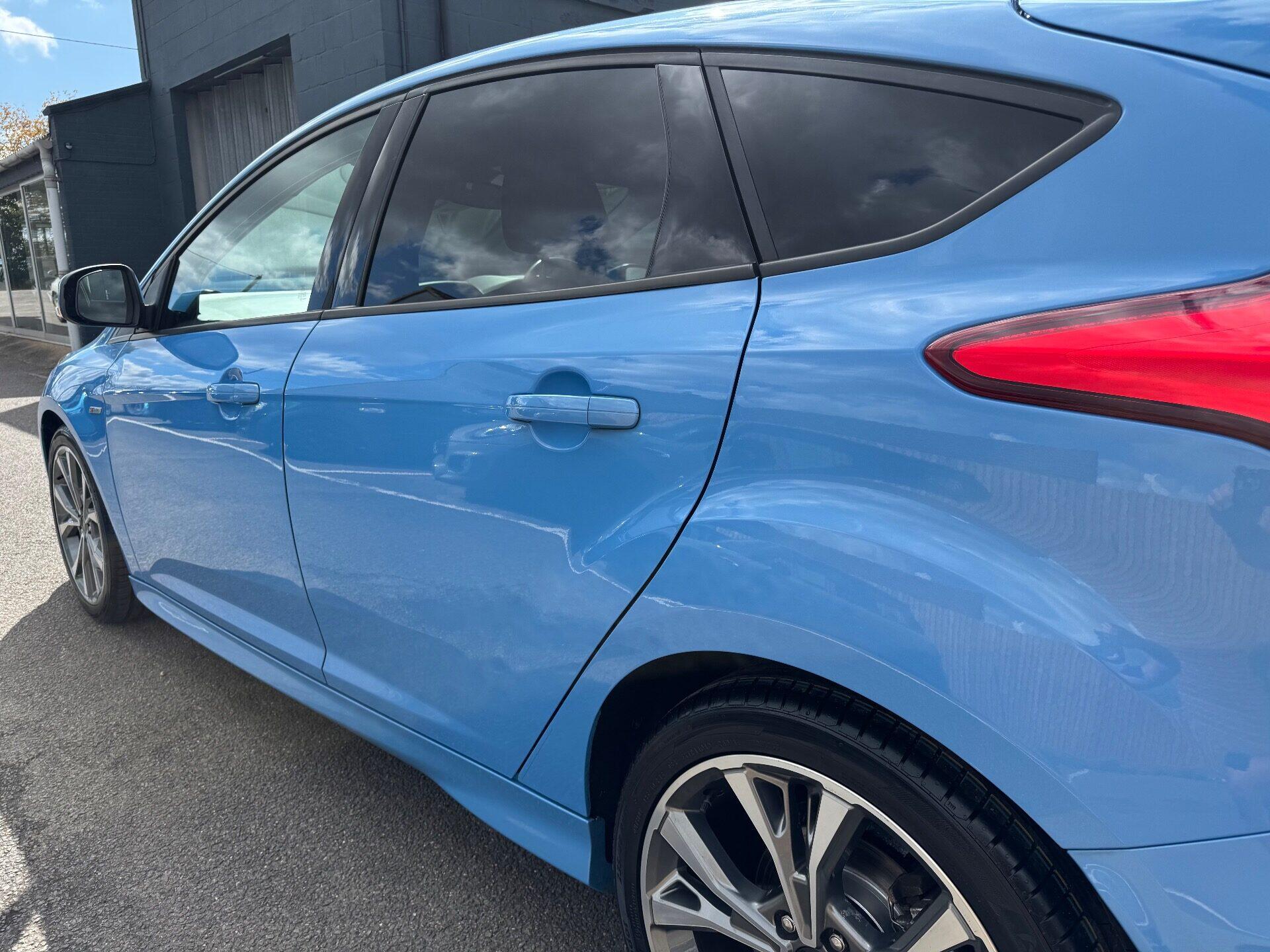 Ford Focus view 18