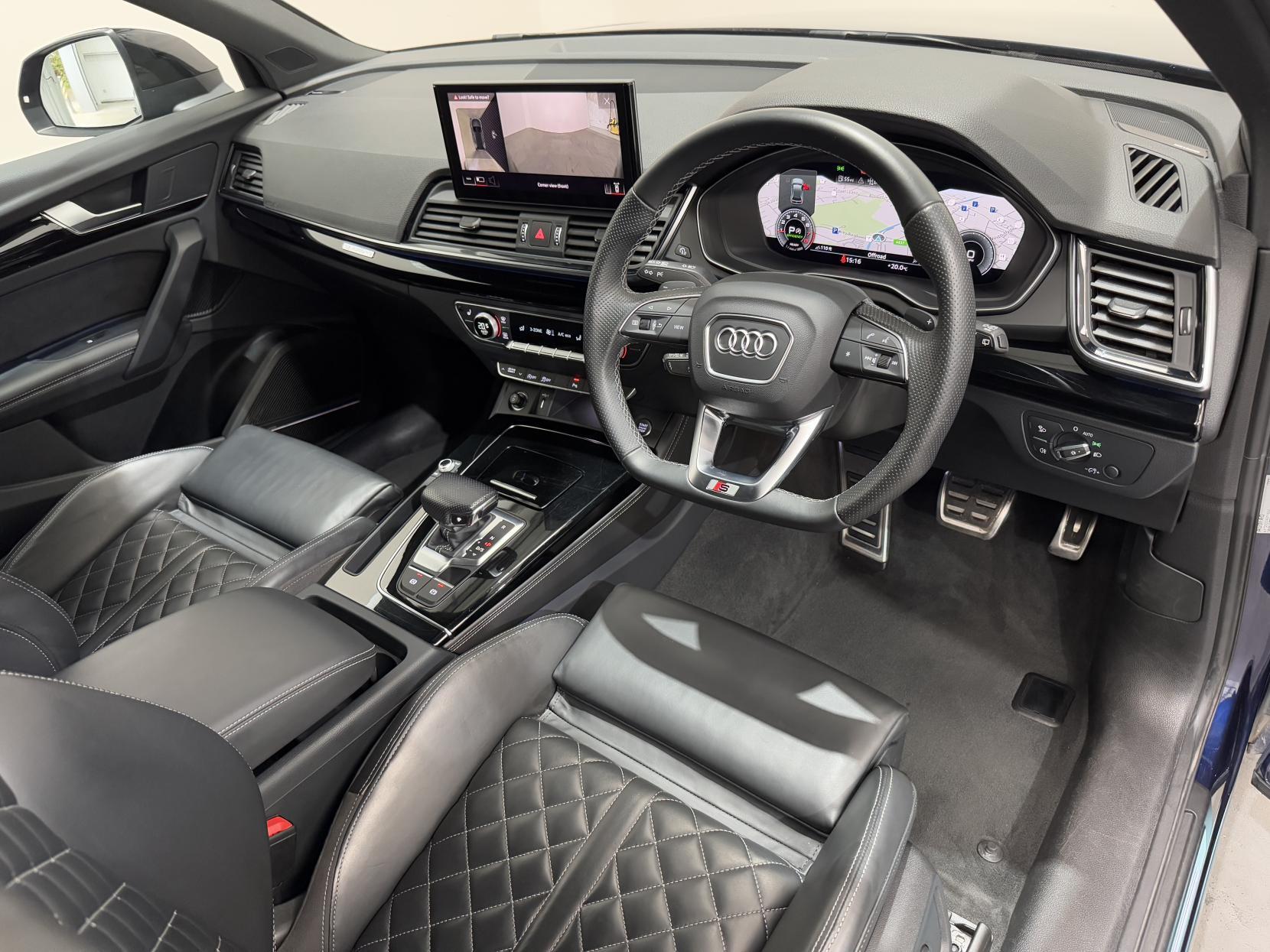 Audi Q5 view 17