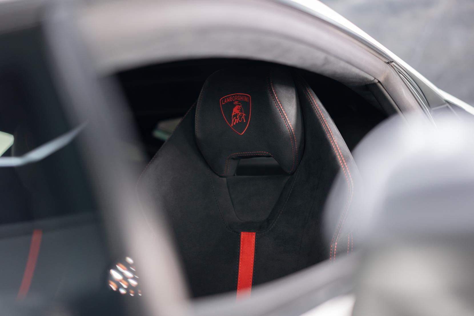 Lamborghini Huracan view 29