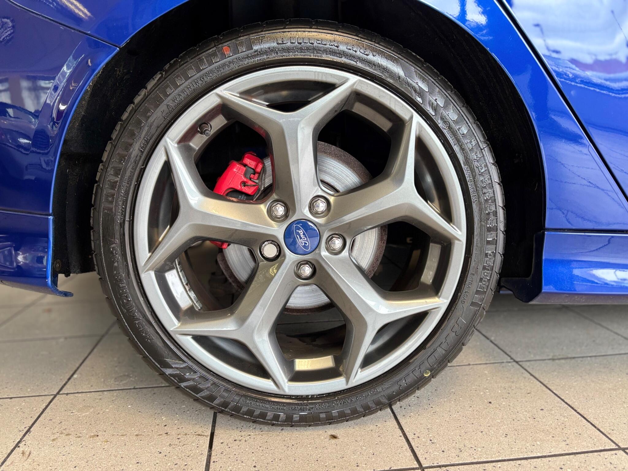 Ford Focus view 22