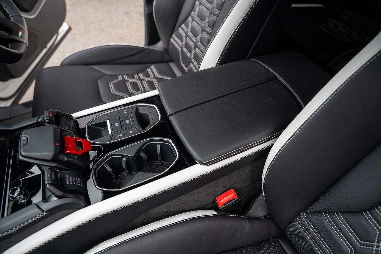 Lamborghini Urus view 81