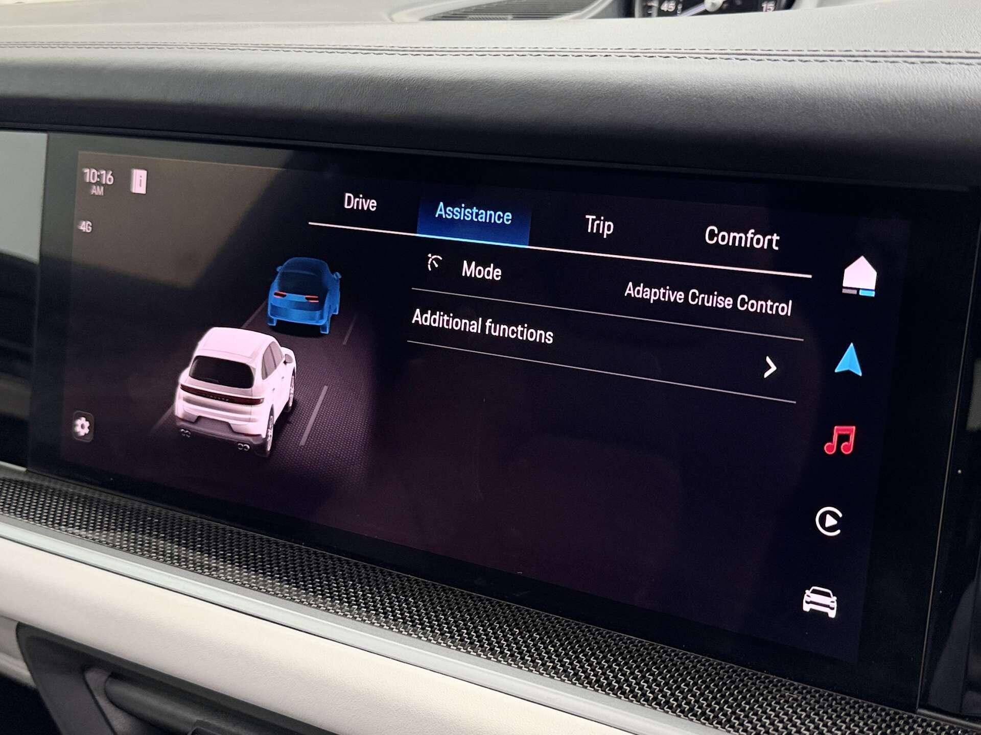 Porsche Cayenne view 57