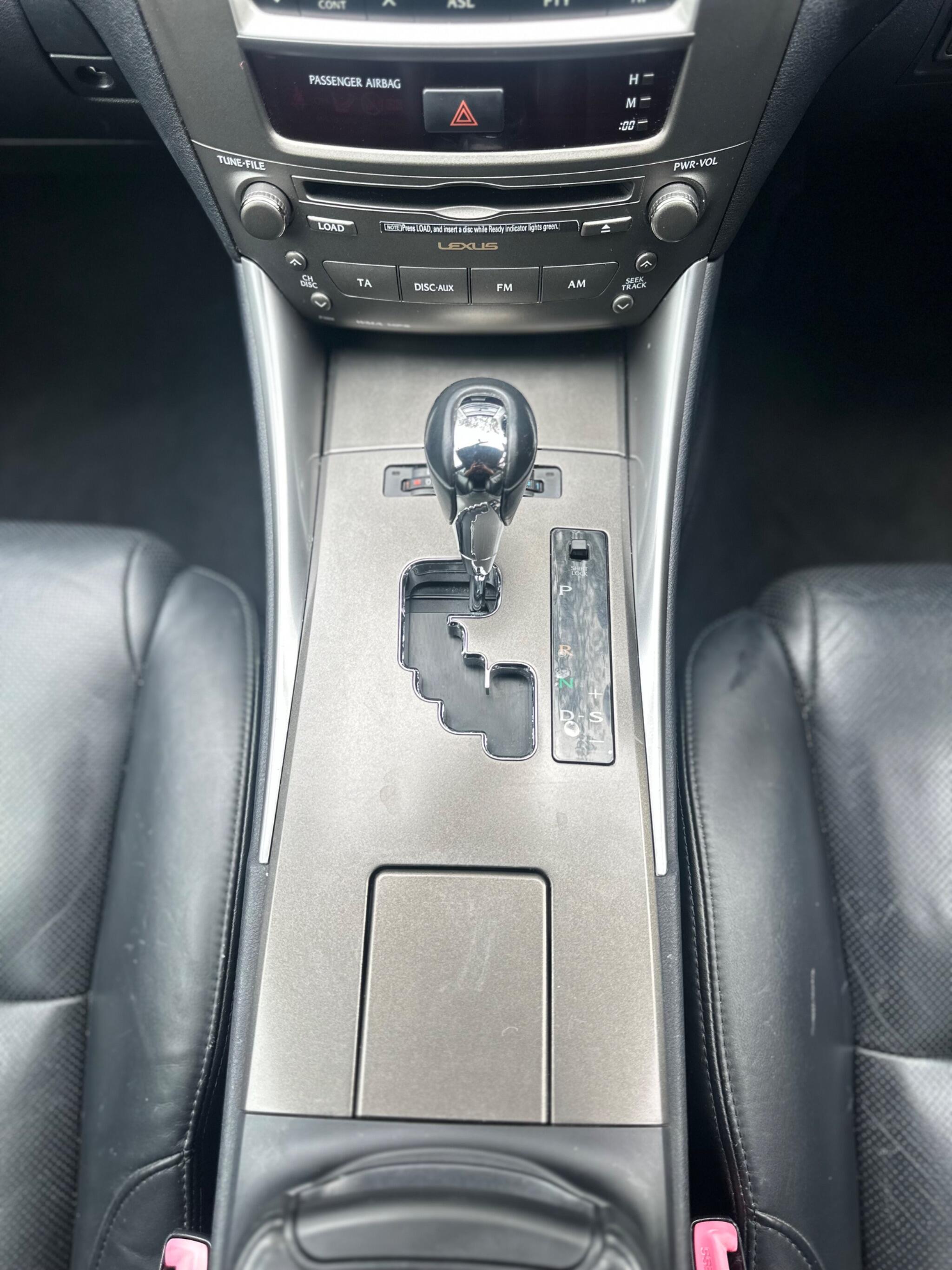 2008 Lexus IS image 24