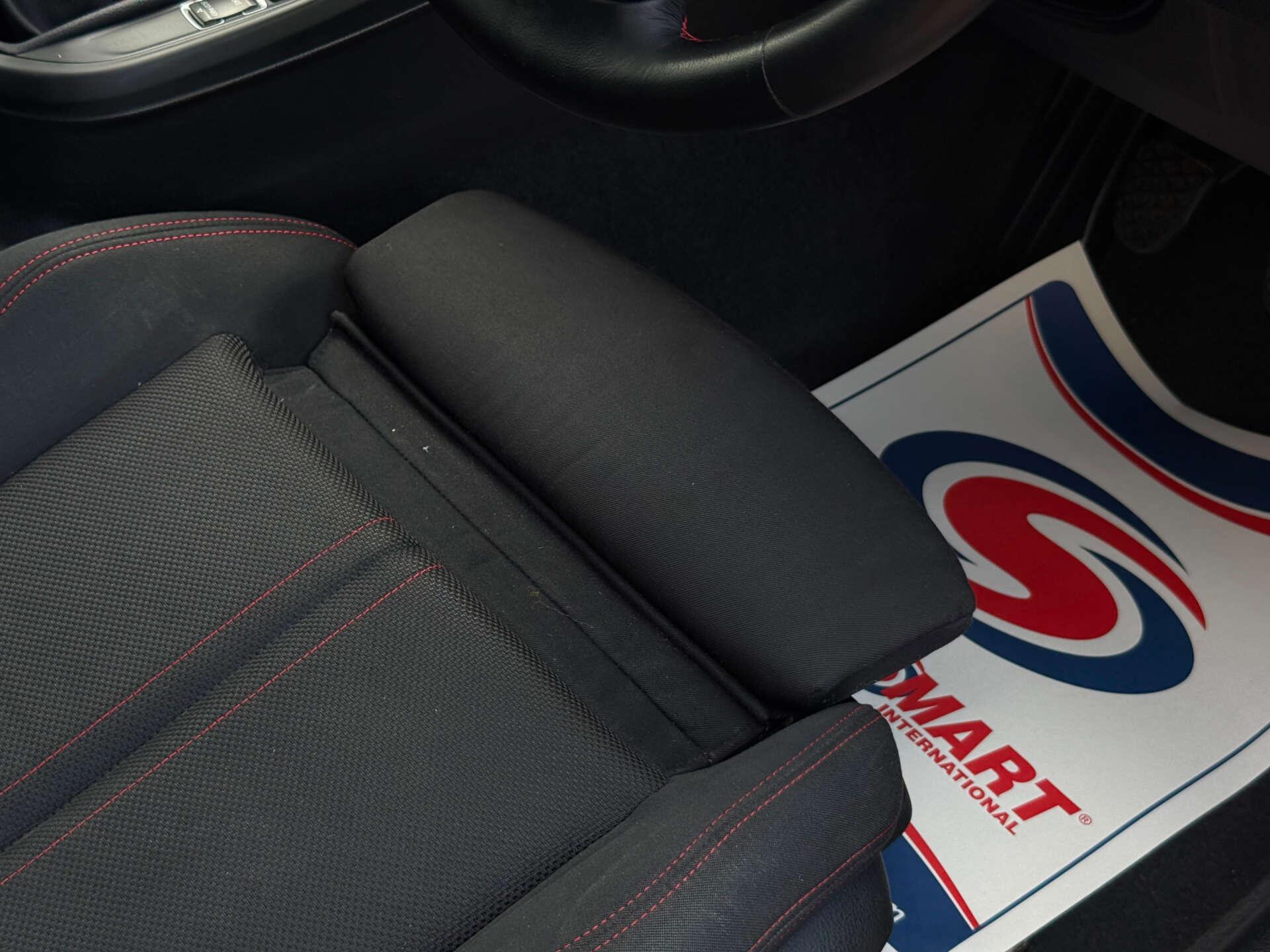 BMW 2 Series view 24