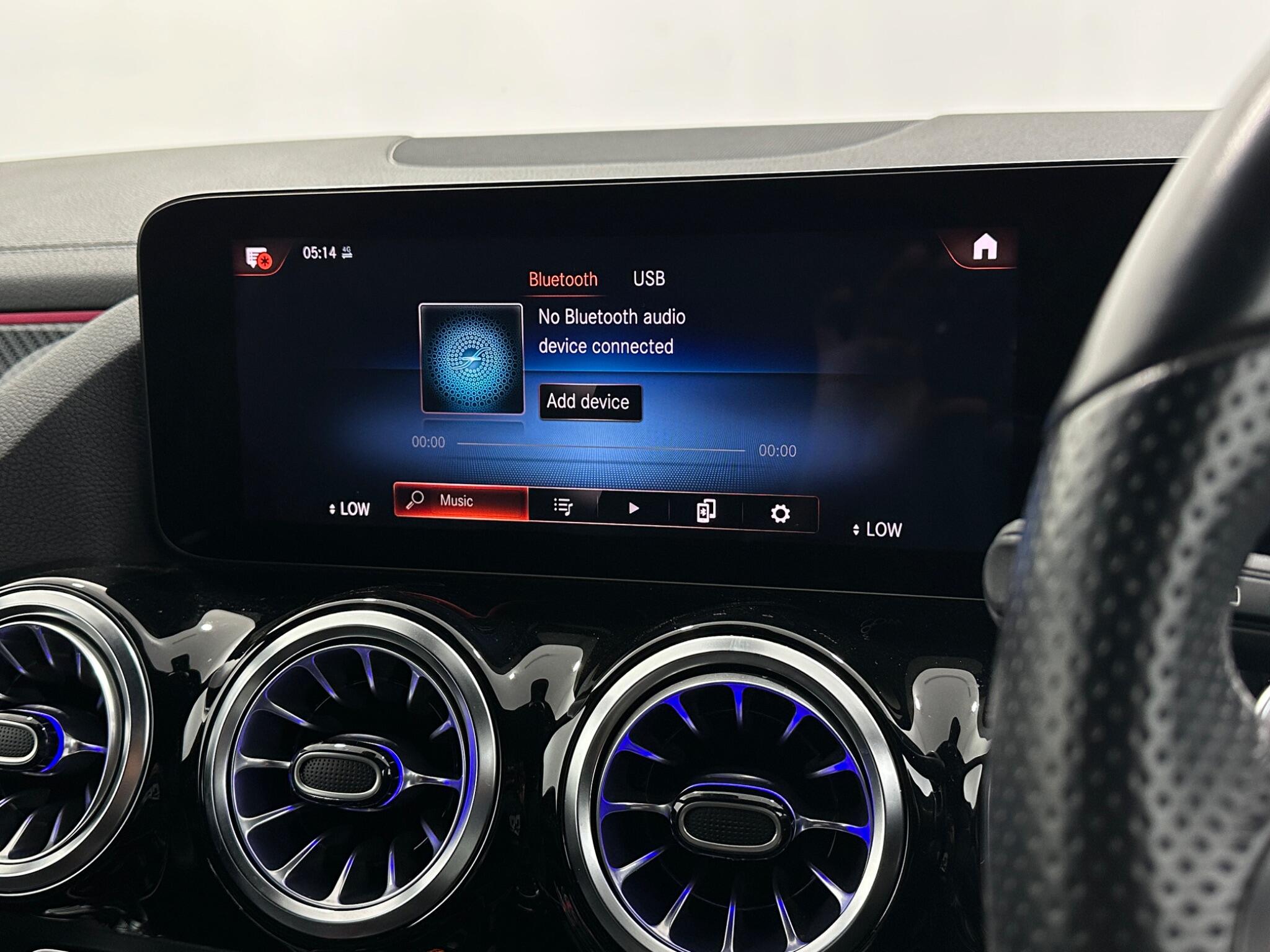 Mercedes-Benz Gla view 27