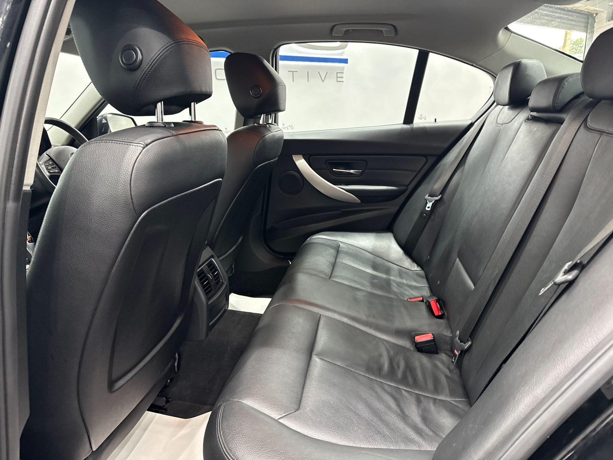 BMW 3 Series view 38