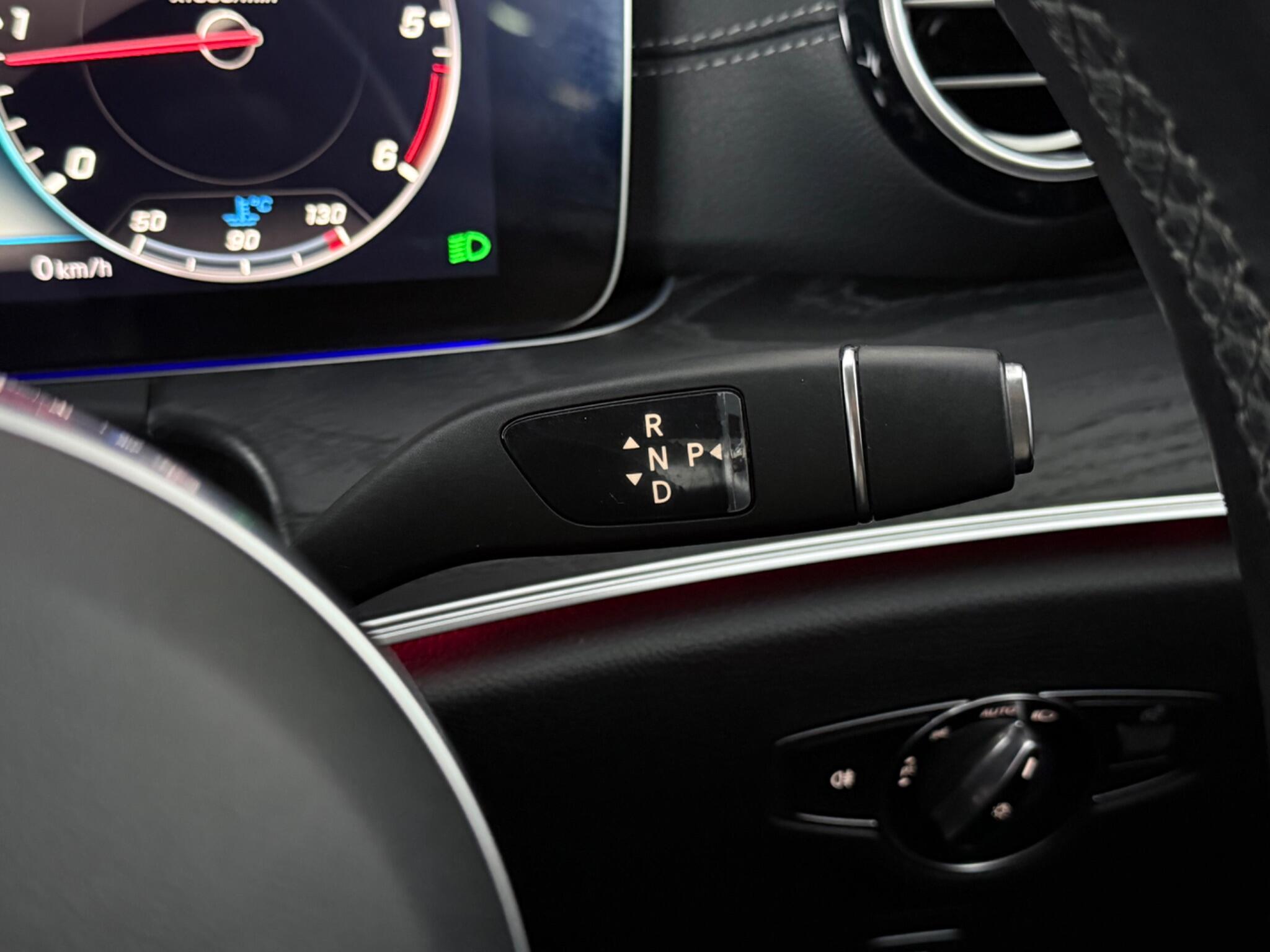 Mercedes-Benz E-Class view 20