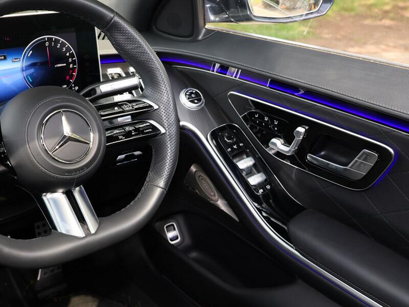 Mercedes-Benz S-Class view 11
