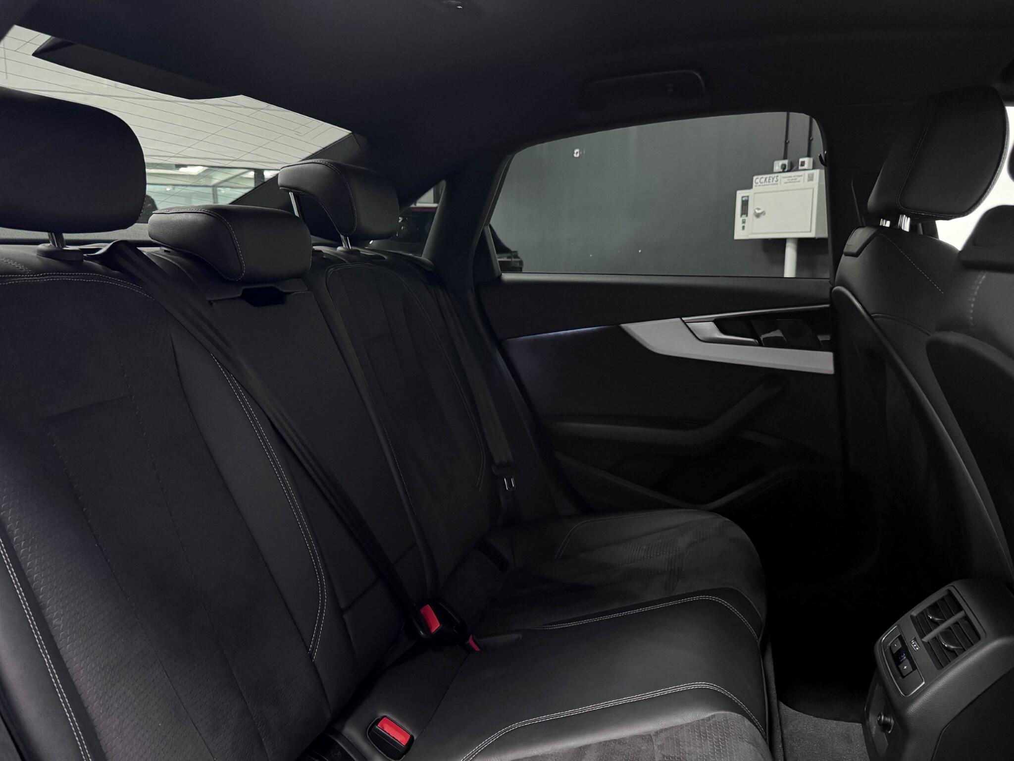 Audi A4 view 9