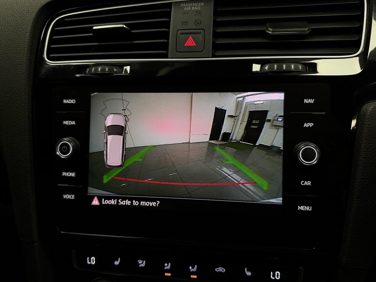 Volkswagen Golf view 13