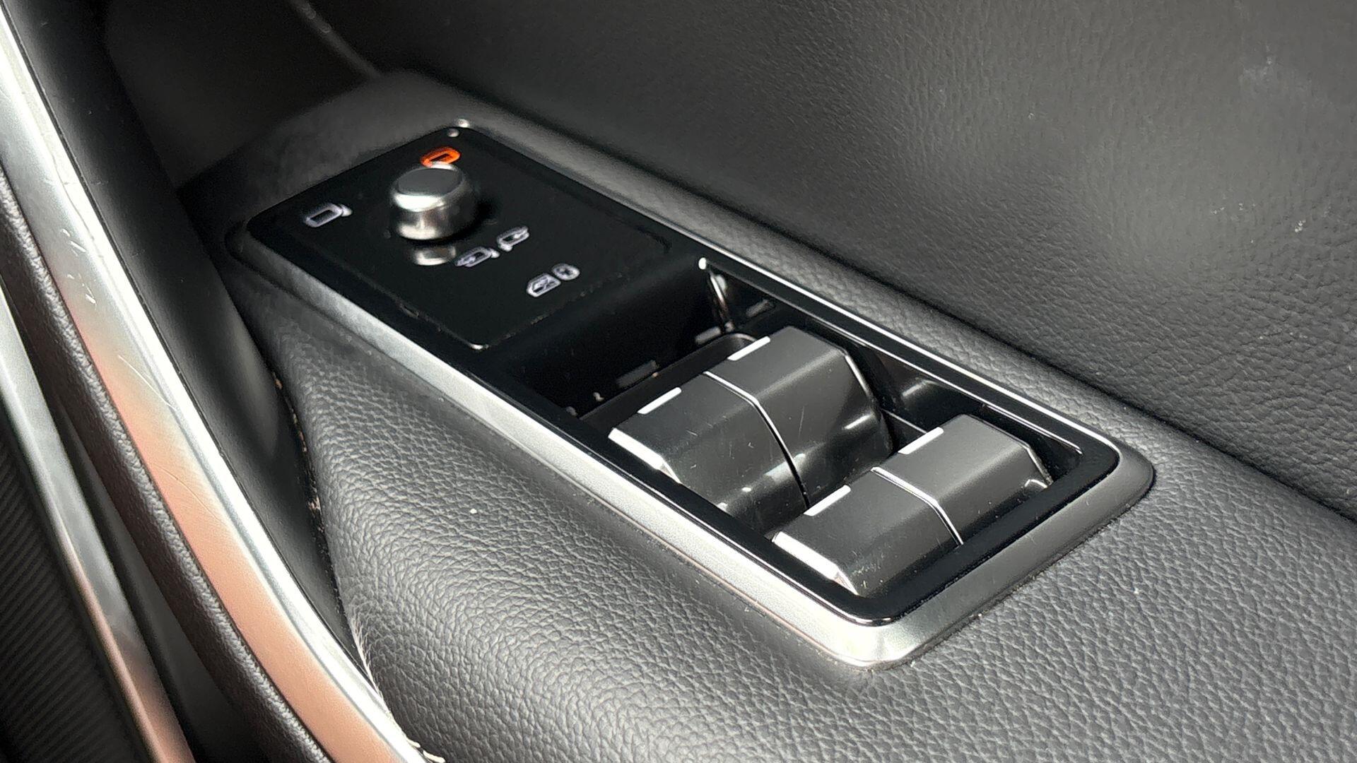 Jaguar F-Pace view 27
