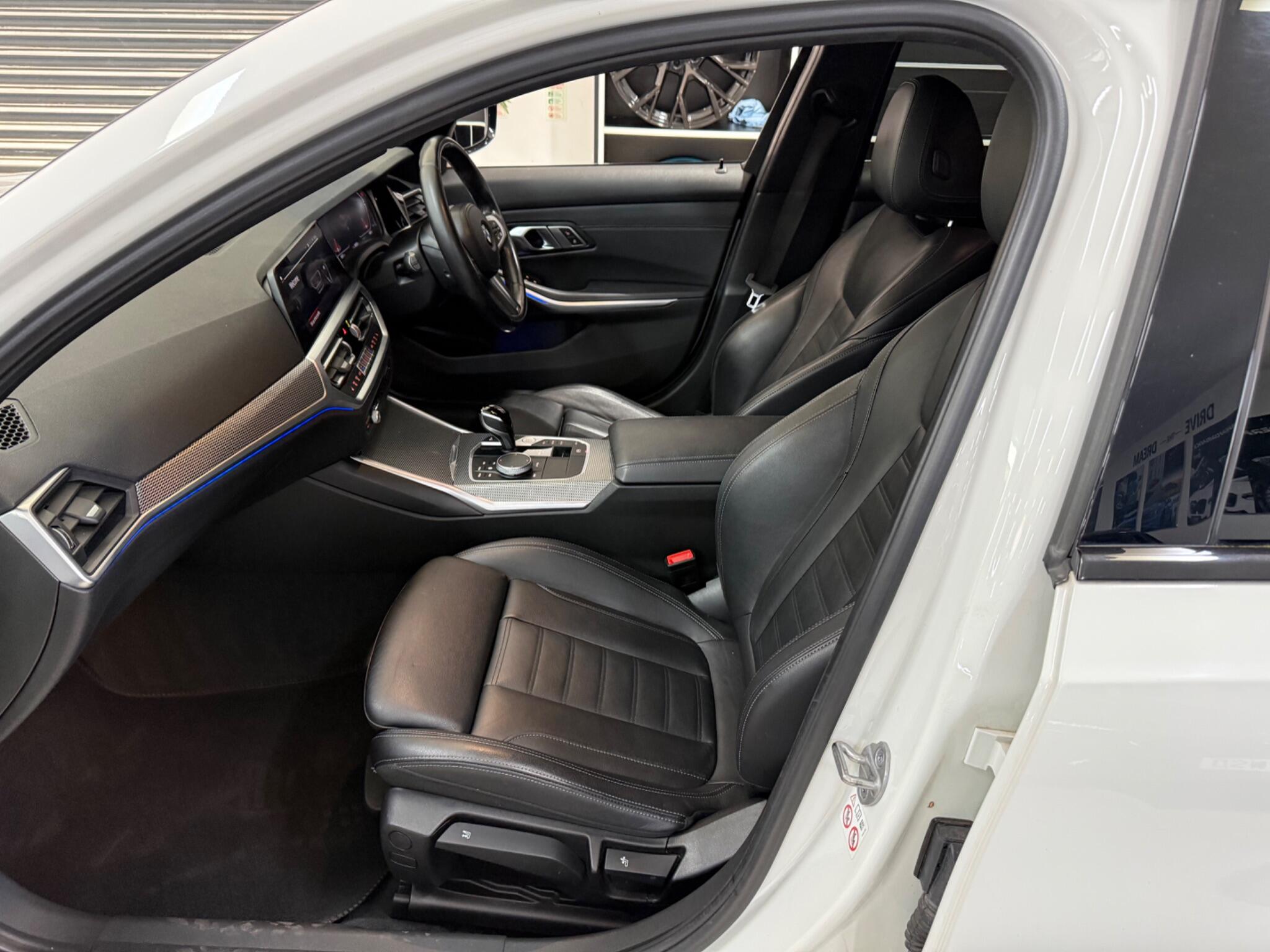 BMW 3 Series view 29