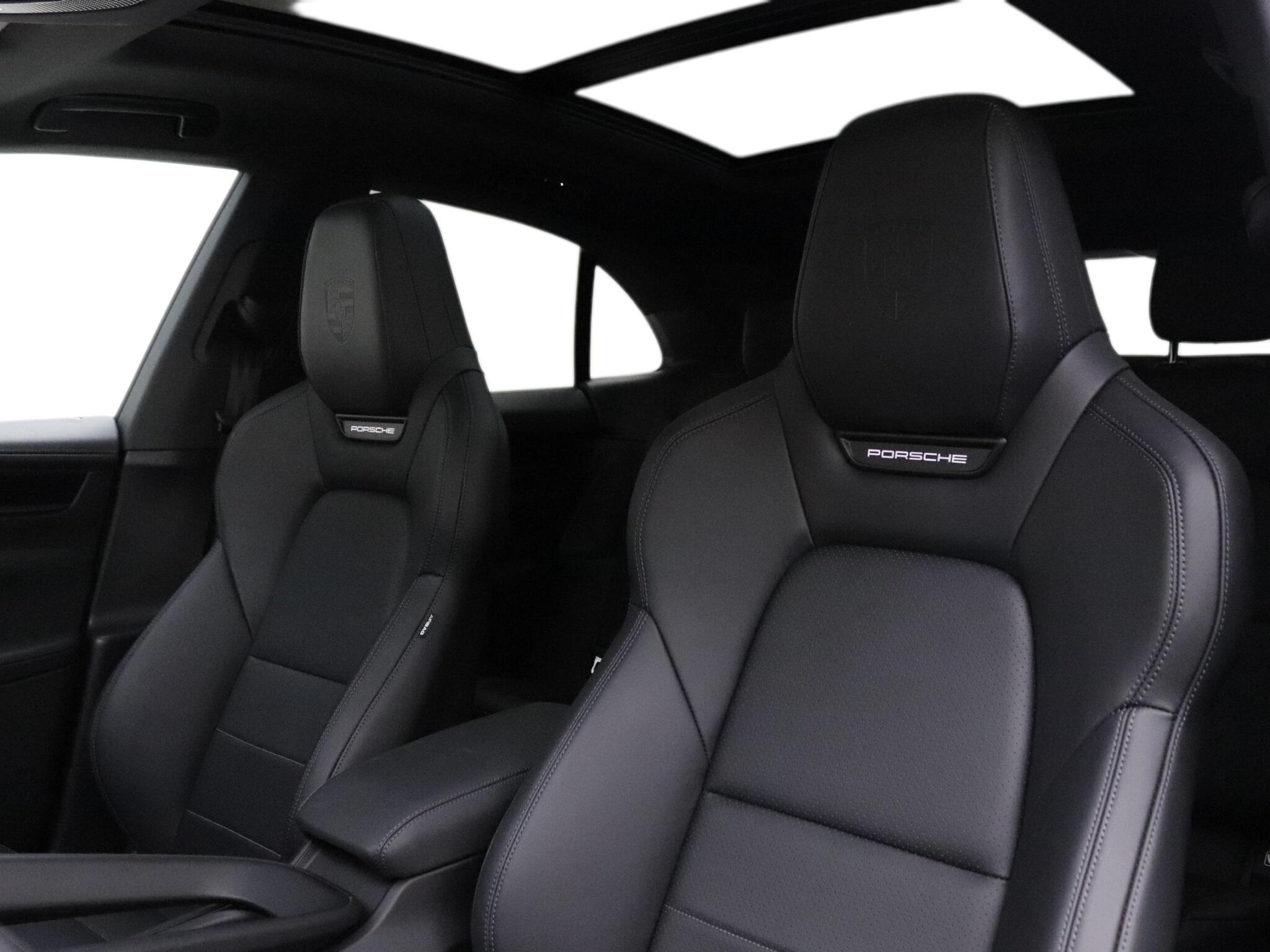 Porsche Macan view 14