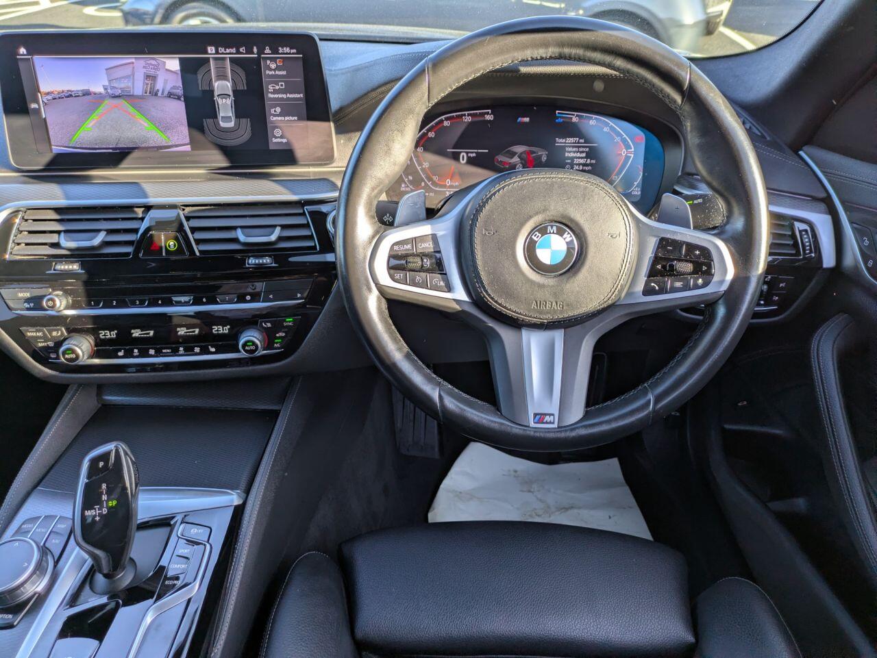 BMW 5 Series view 6