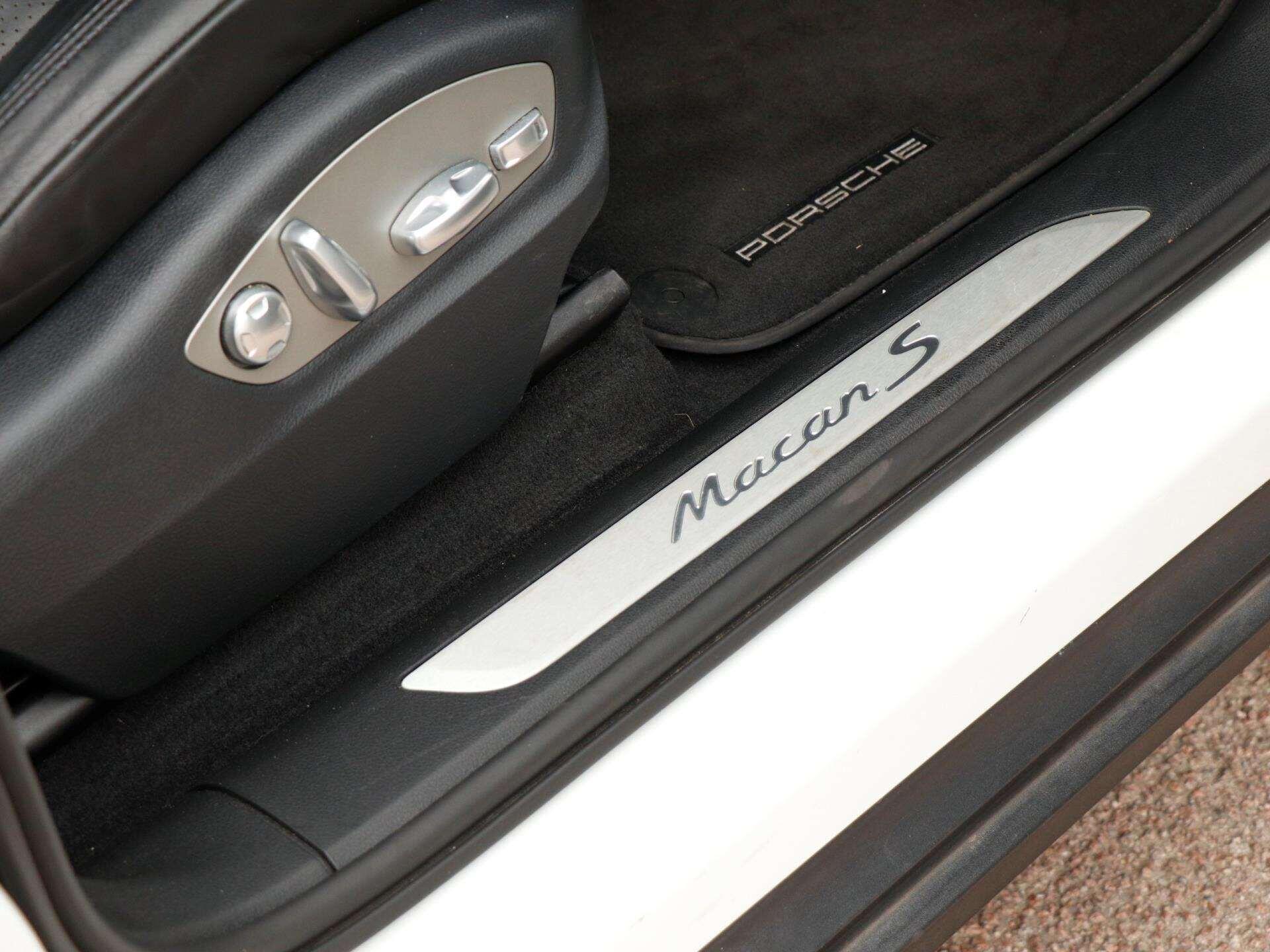 Porsche Macan view 21
