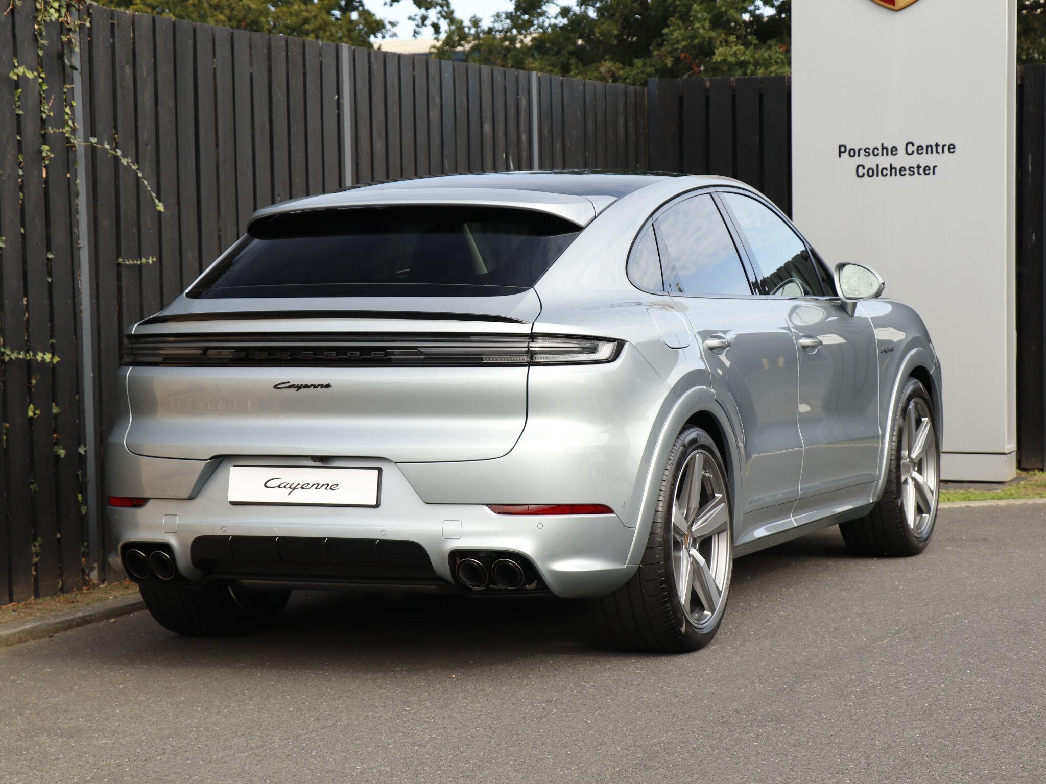 Porsche Cayenne view 37