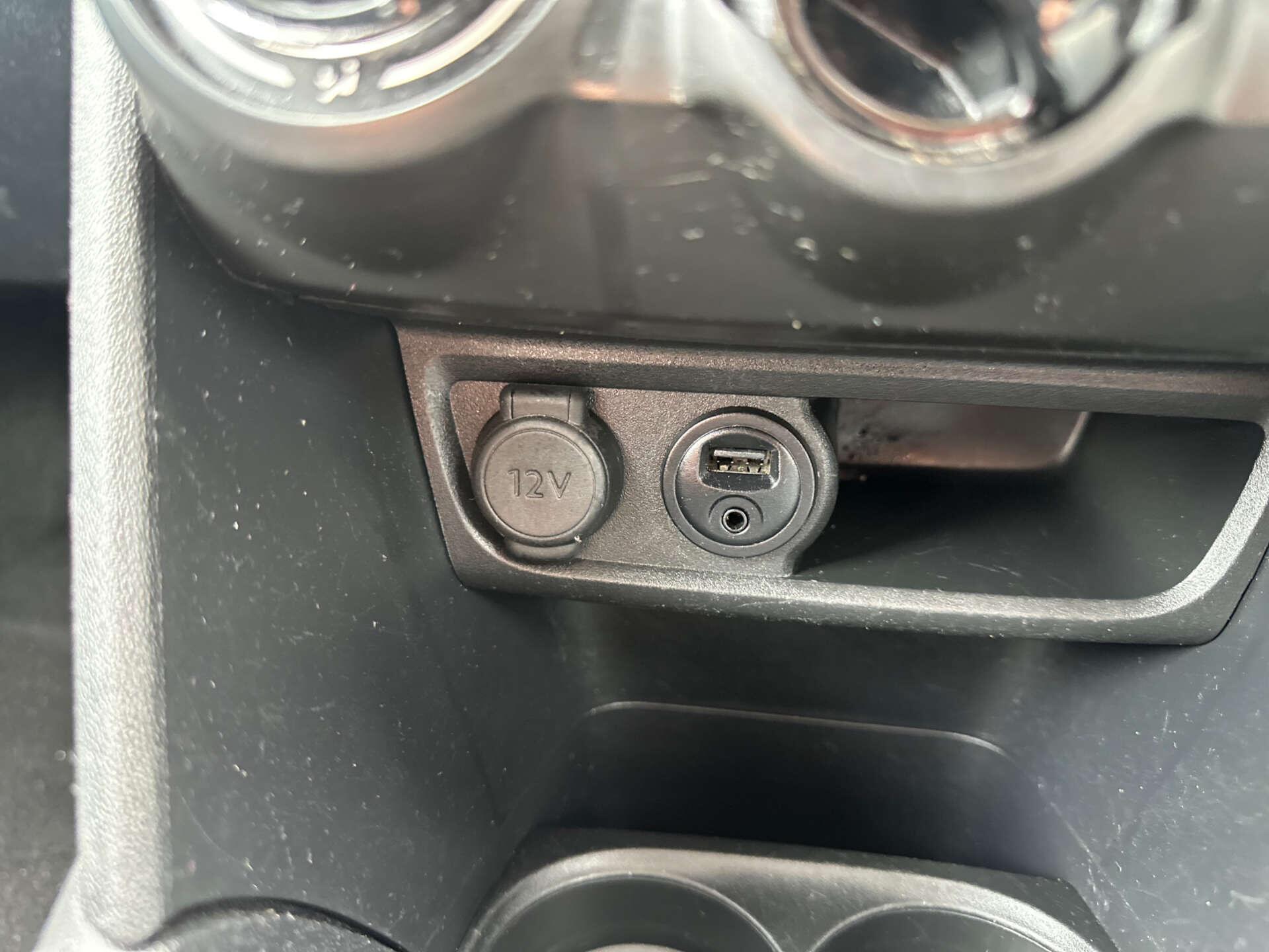 Peugeot 208 view 34