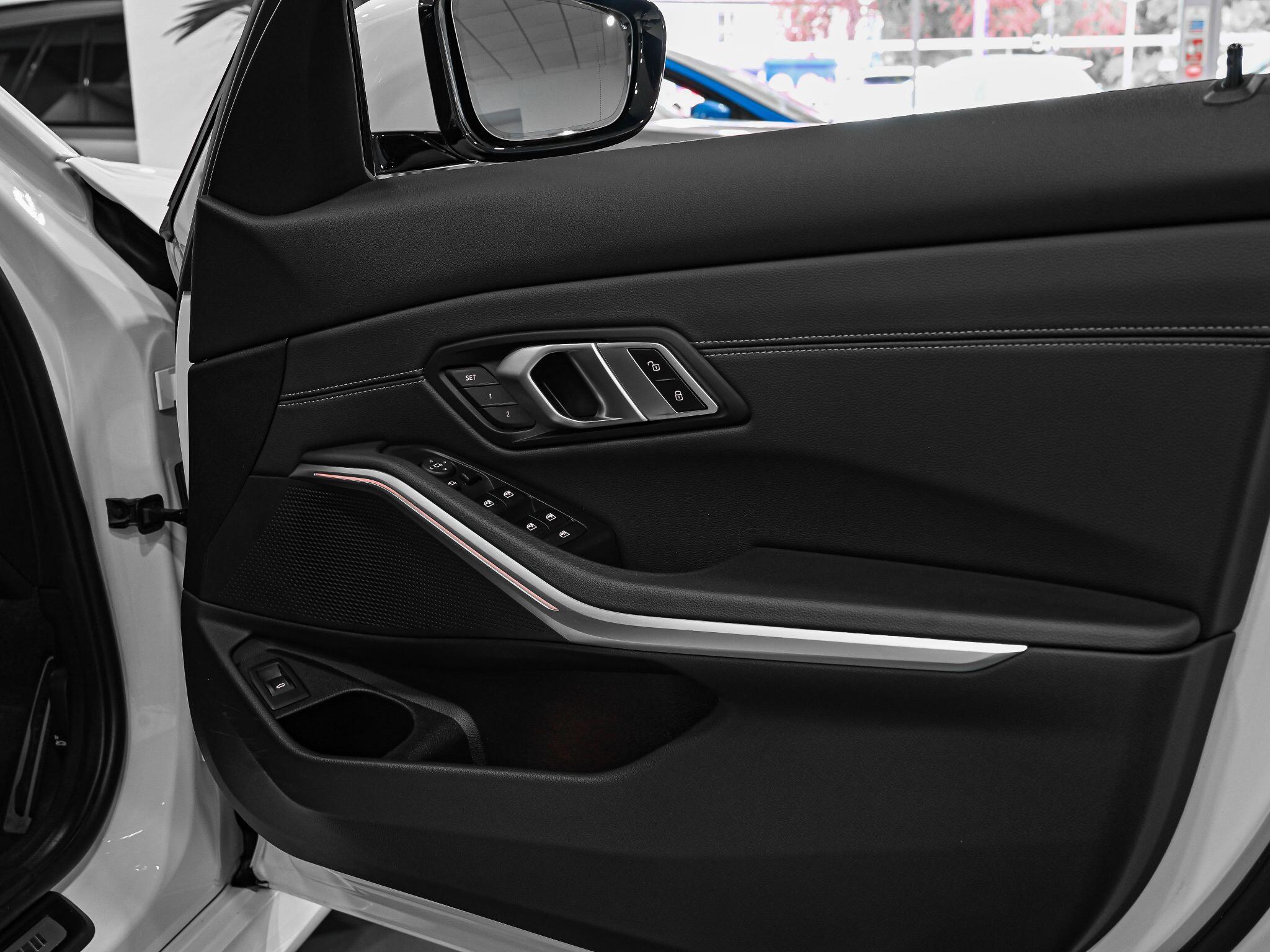 BMW 3 Series view 27