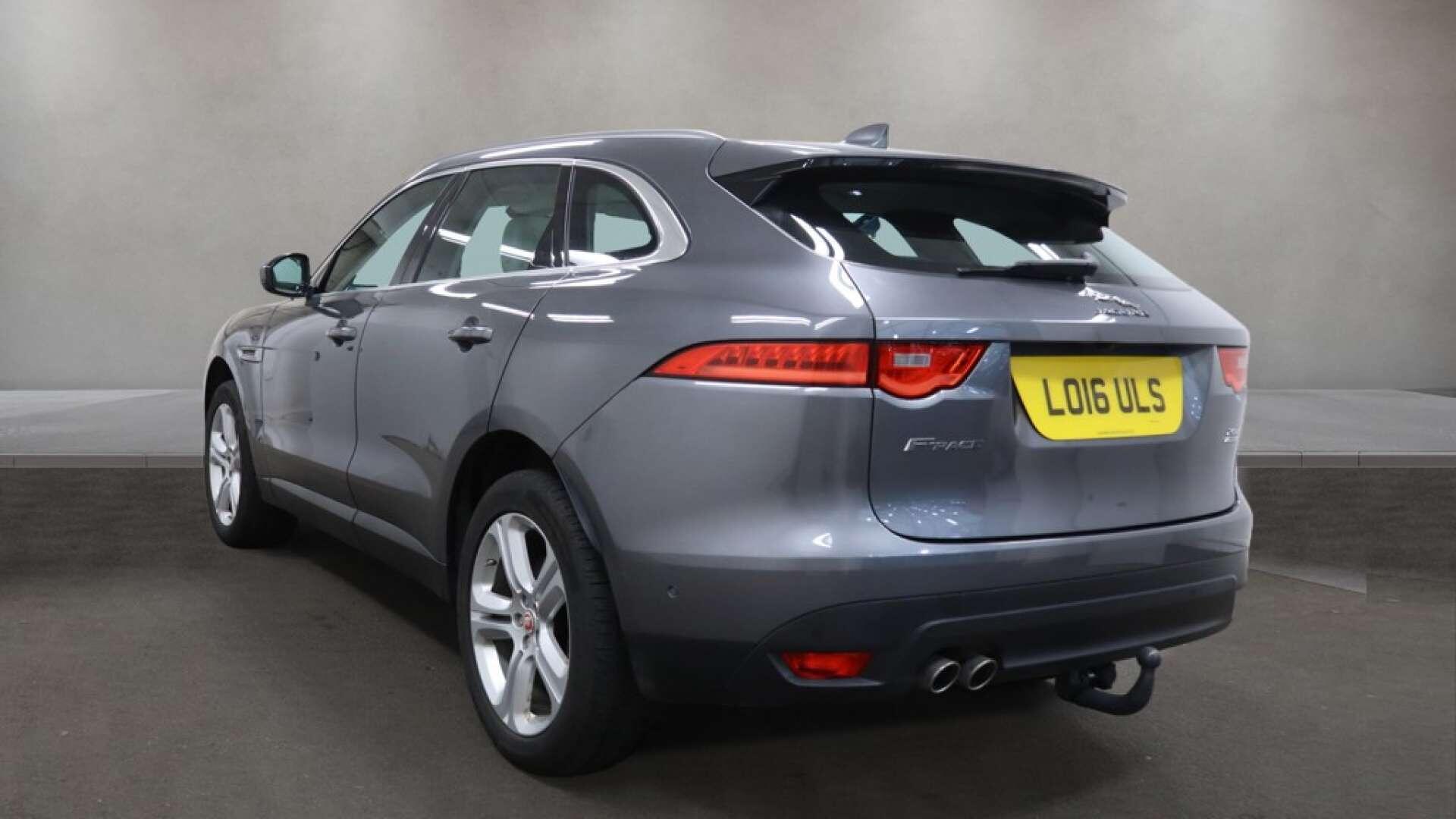 Jaguar F-Pace view 8