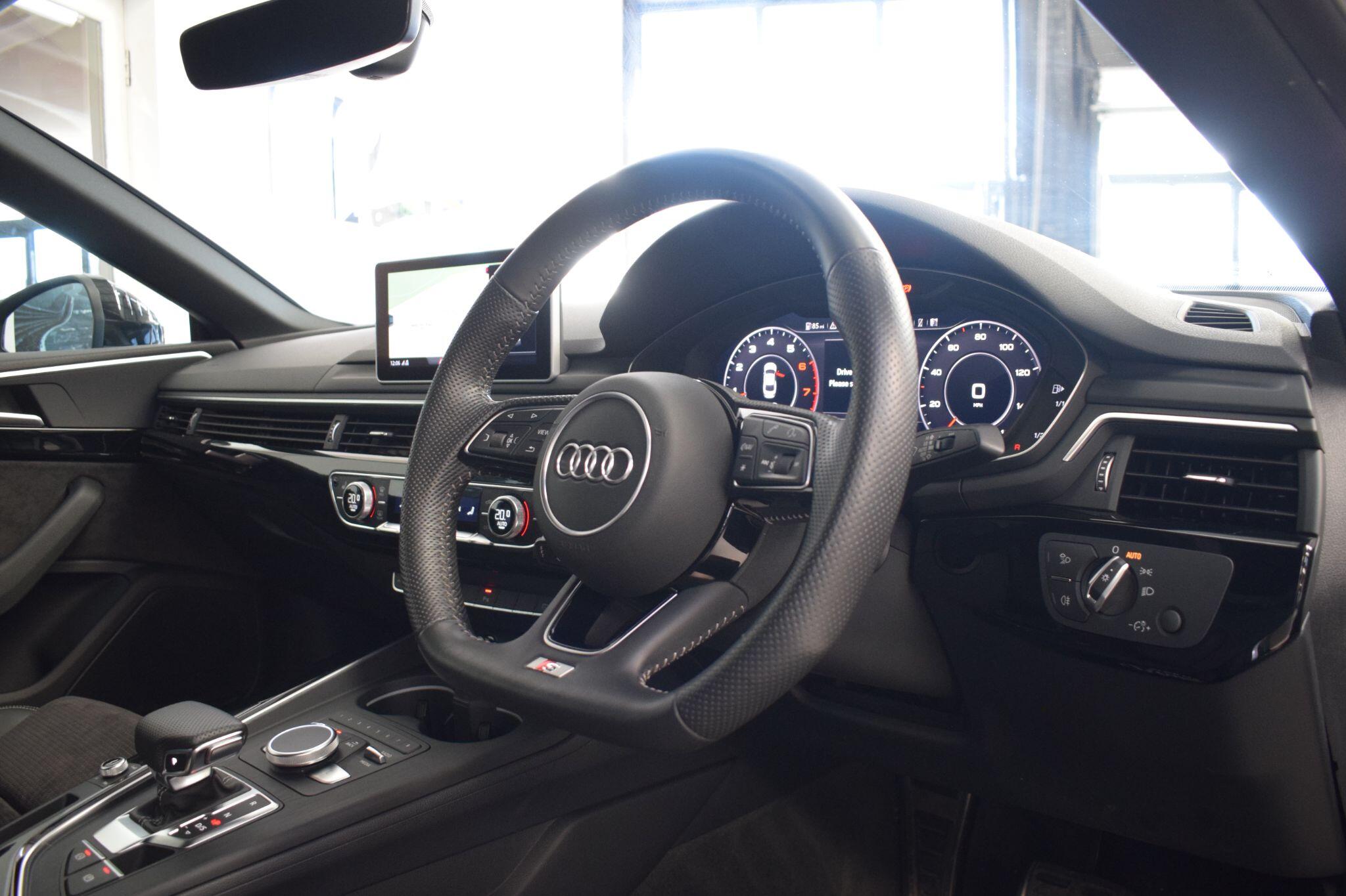 Audi A5 view 12