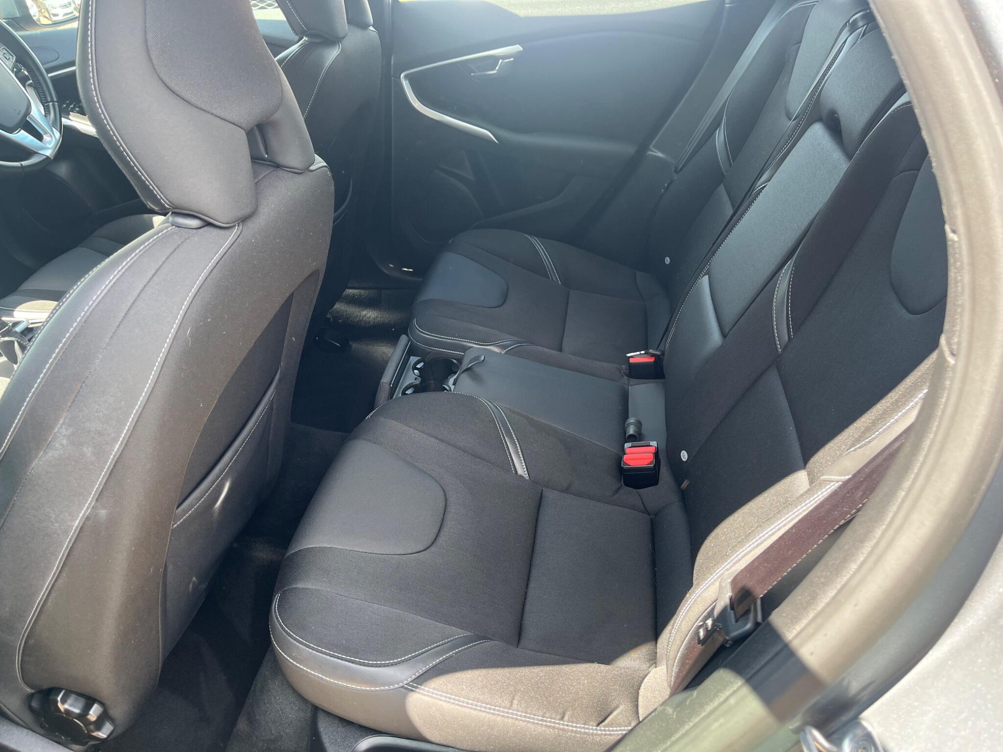 Volvo V40 view 13