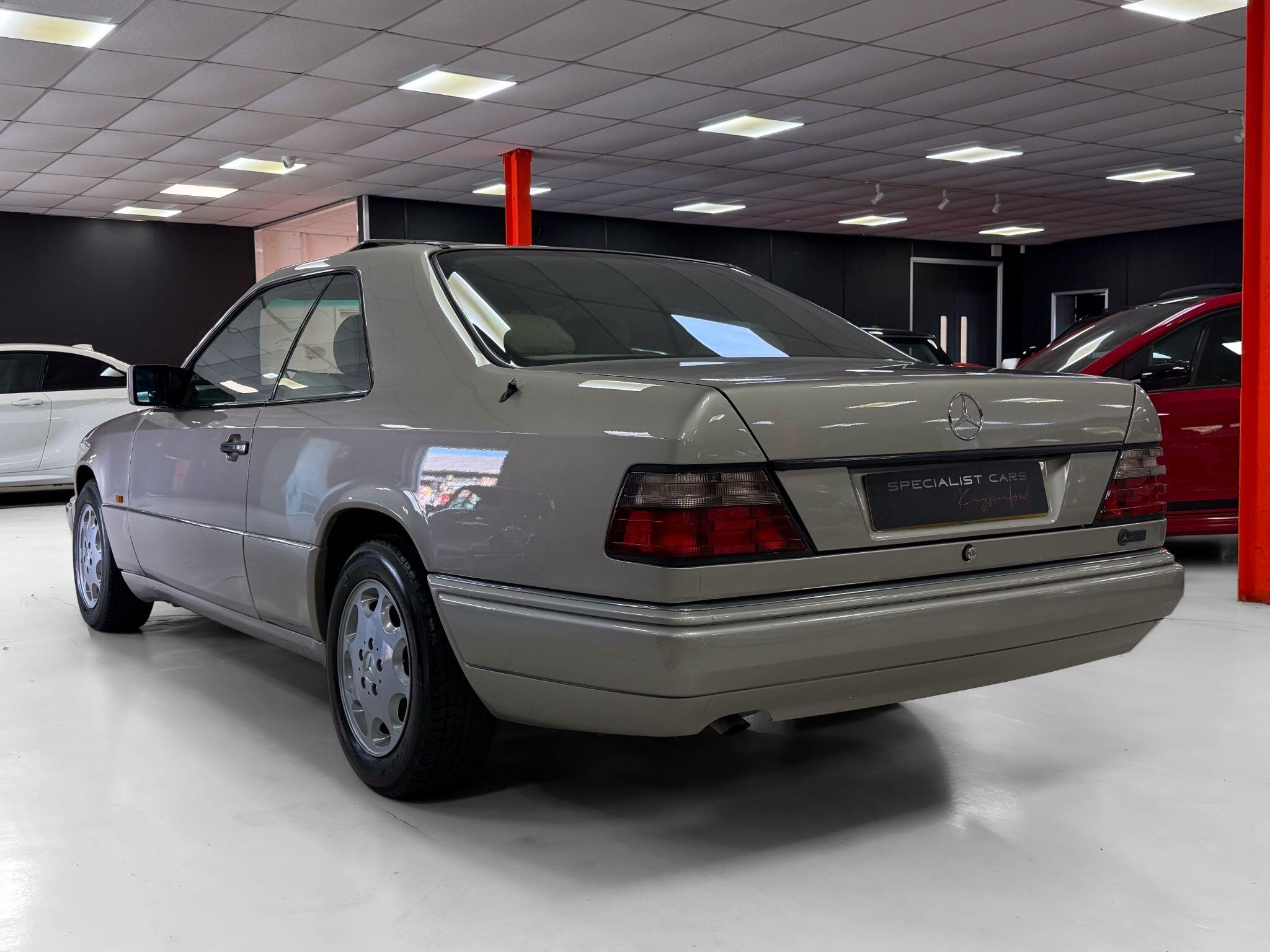 Mercedes-Benz E Class view 16