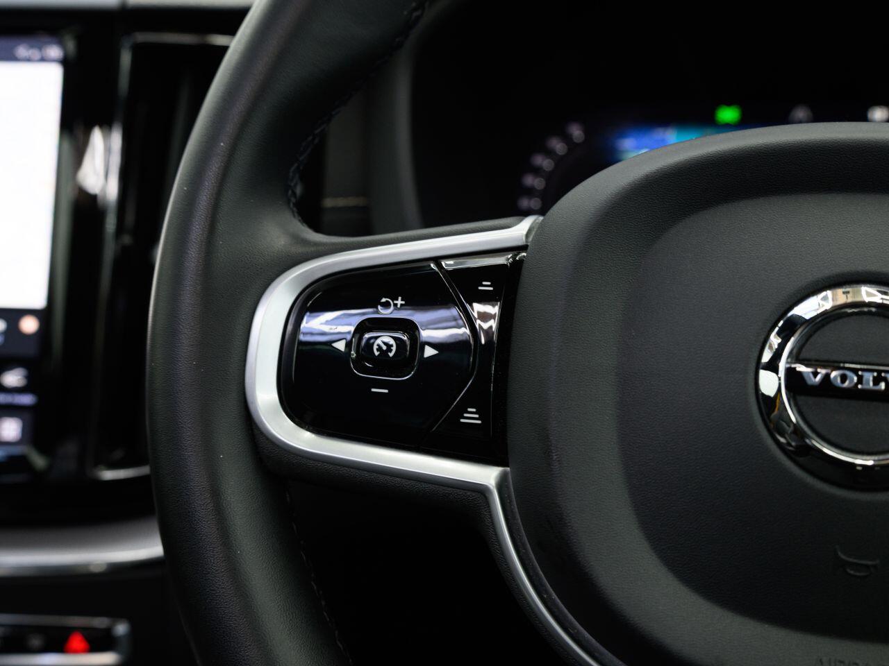 Volvo XC60 view 45