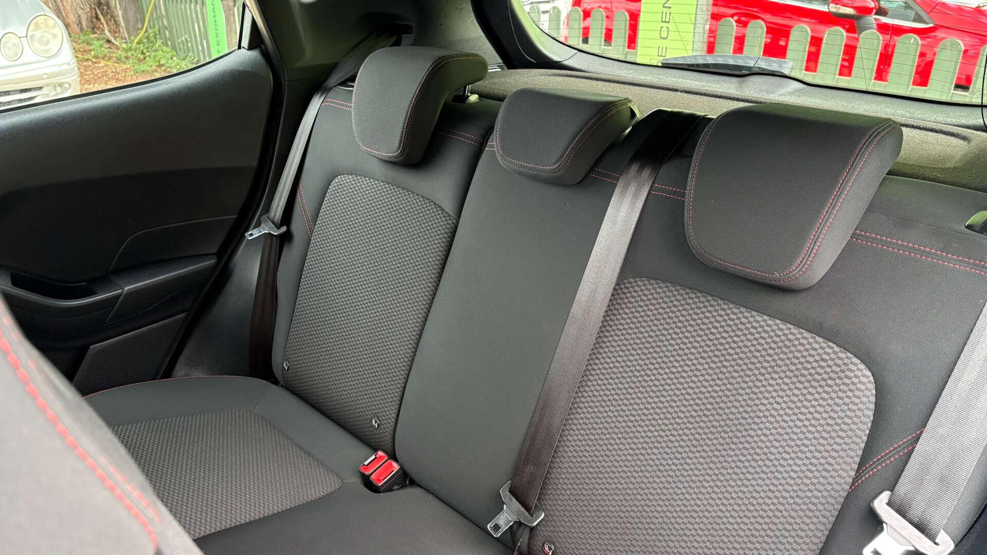 Ford Fiesta view 3