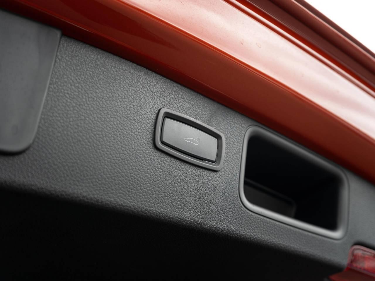 Porsche Macan view 40