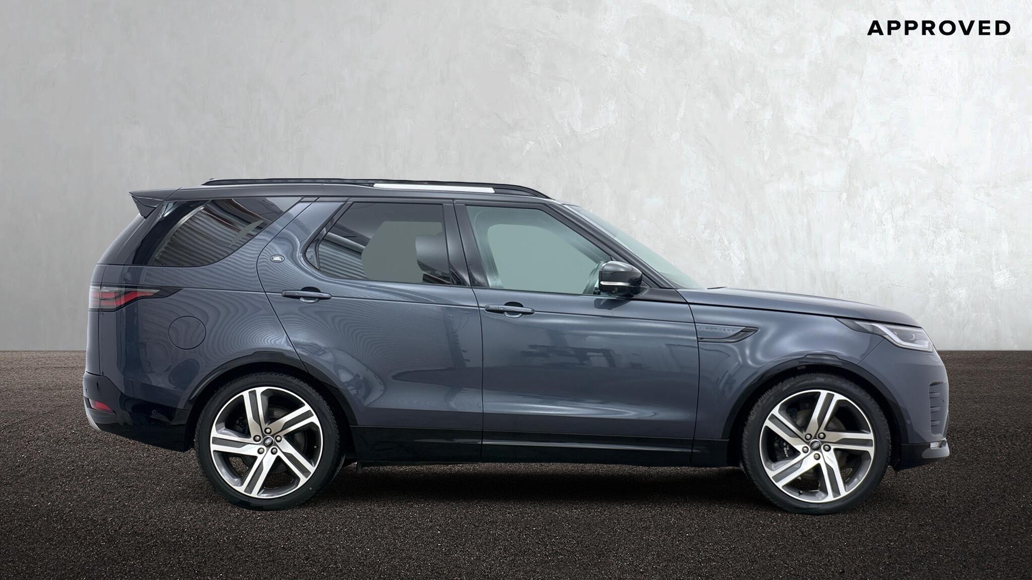 Land Rover Discovery view 5