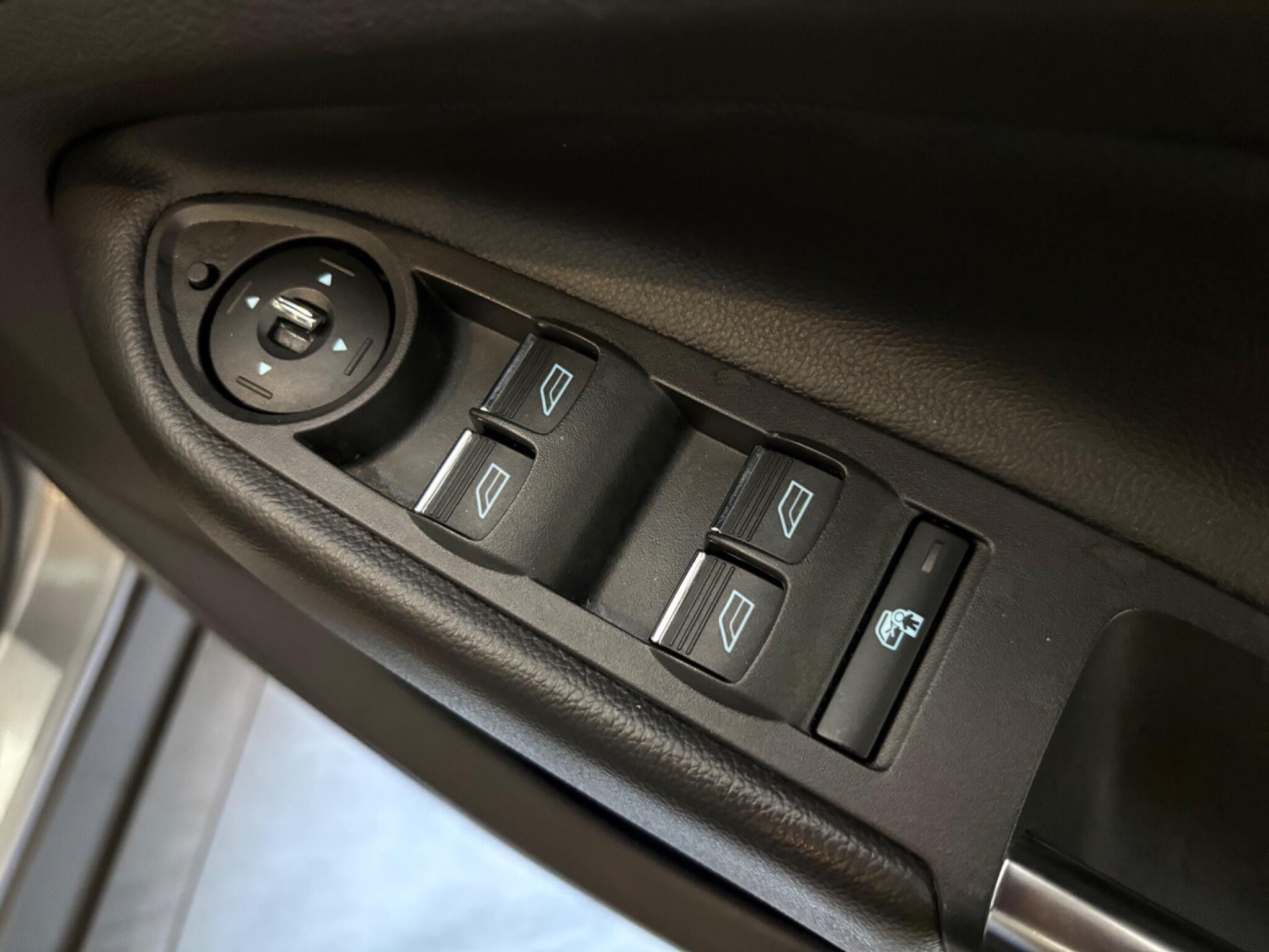Ford Kuga view 16