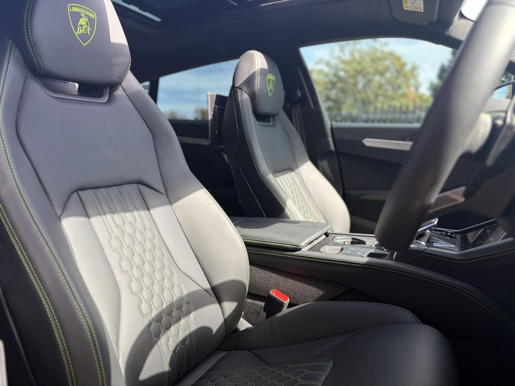 Lamborghini Urus view 24