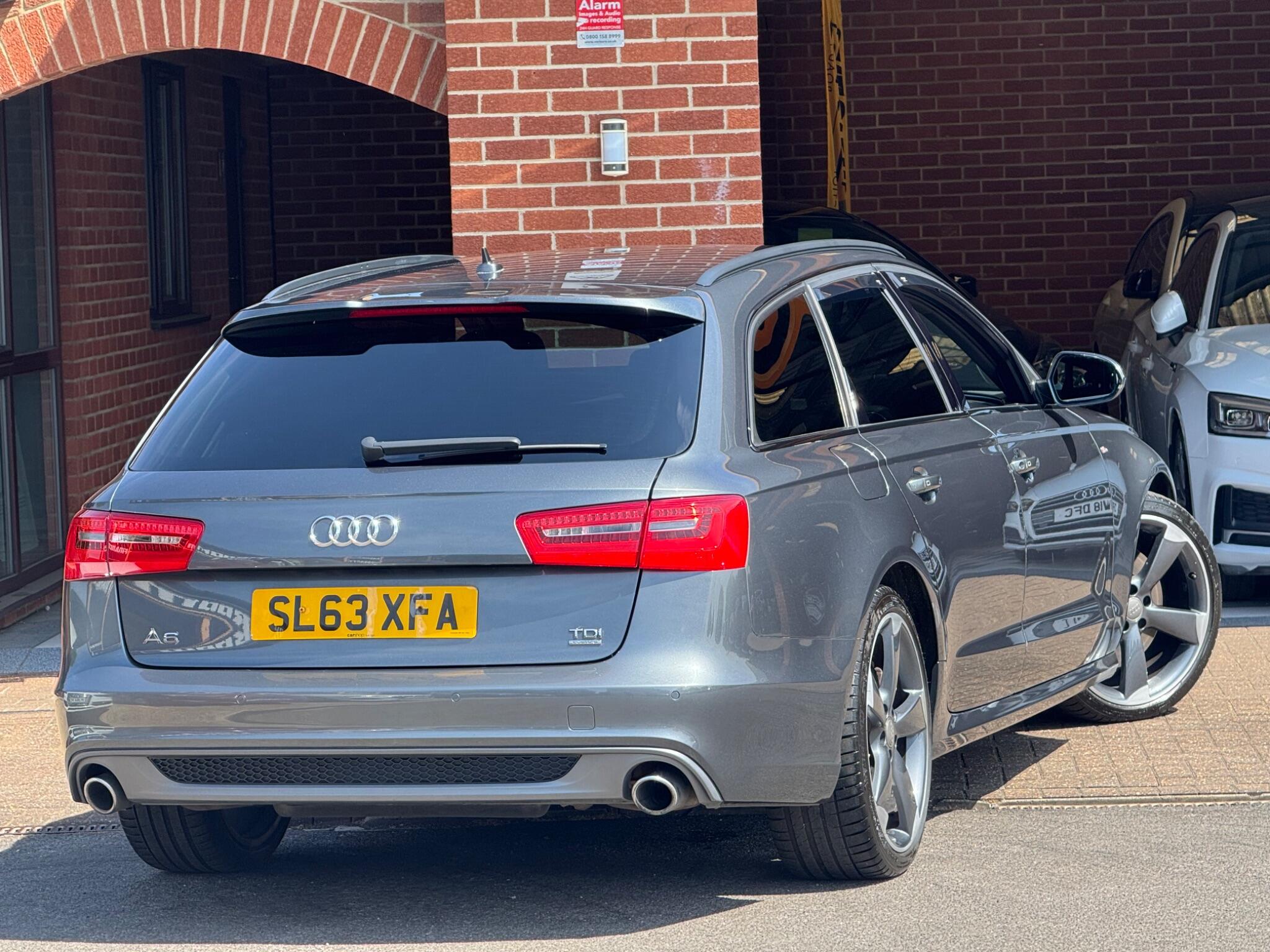 Audi A6 Avant view 4