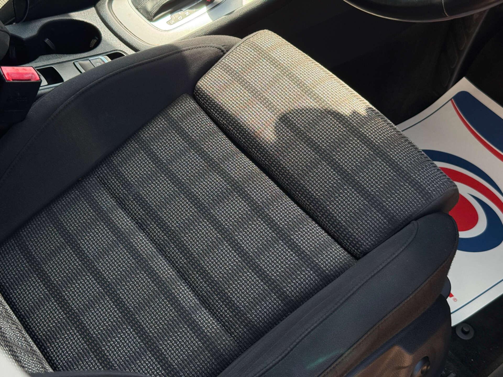 Audi Q3 view 30