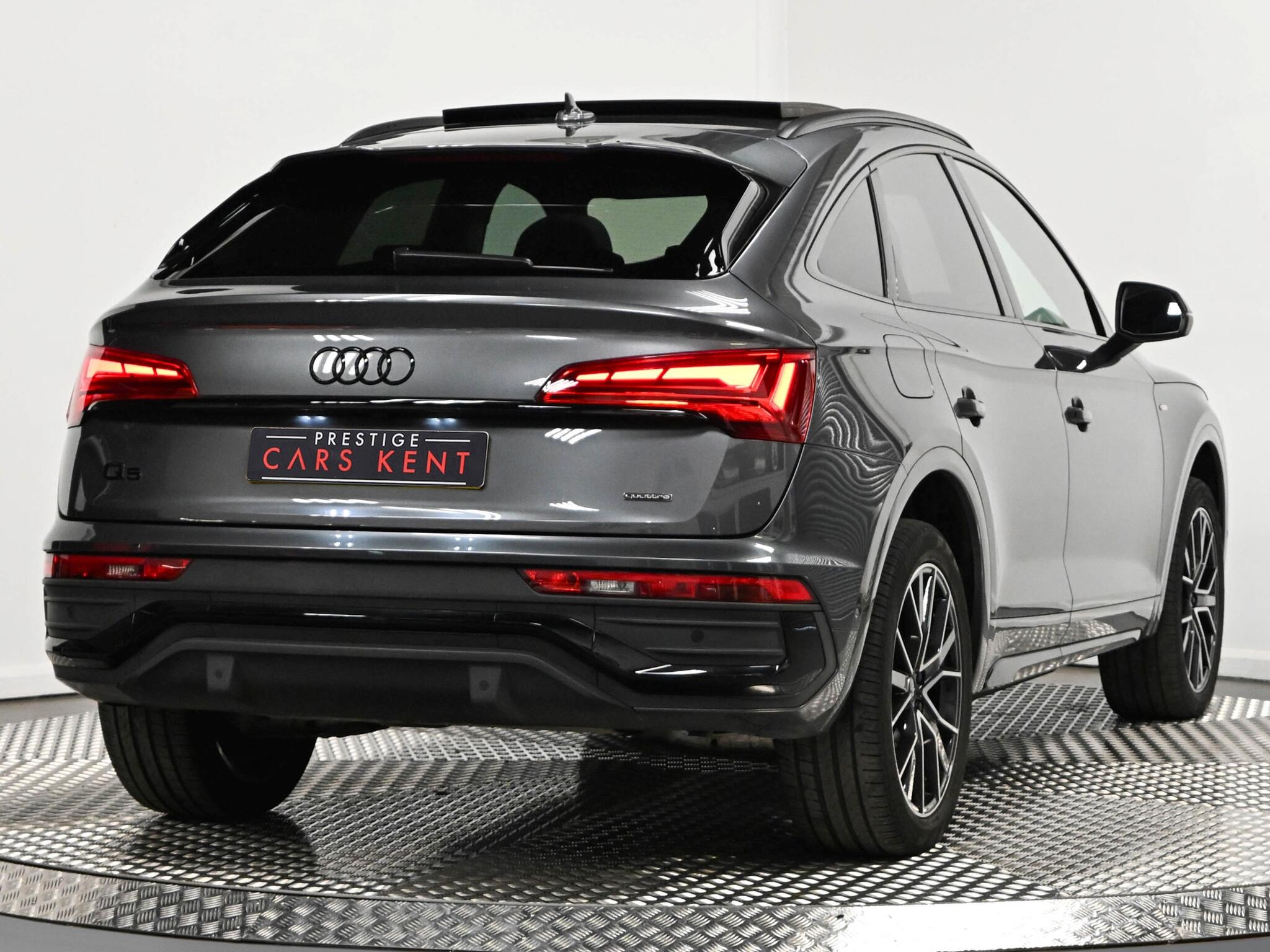 Audi Q5 view 24
