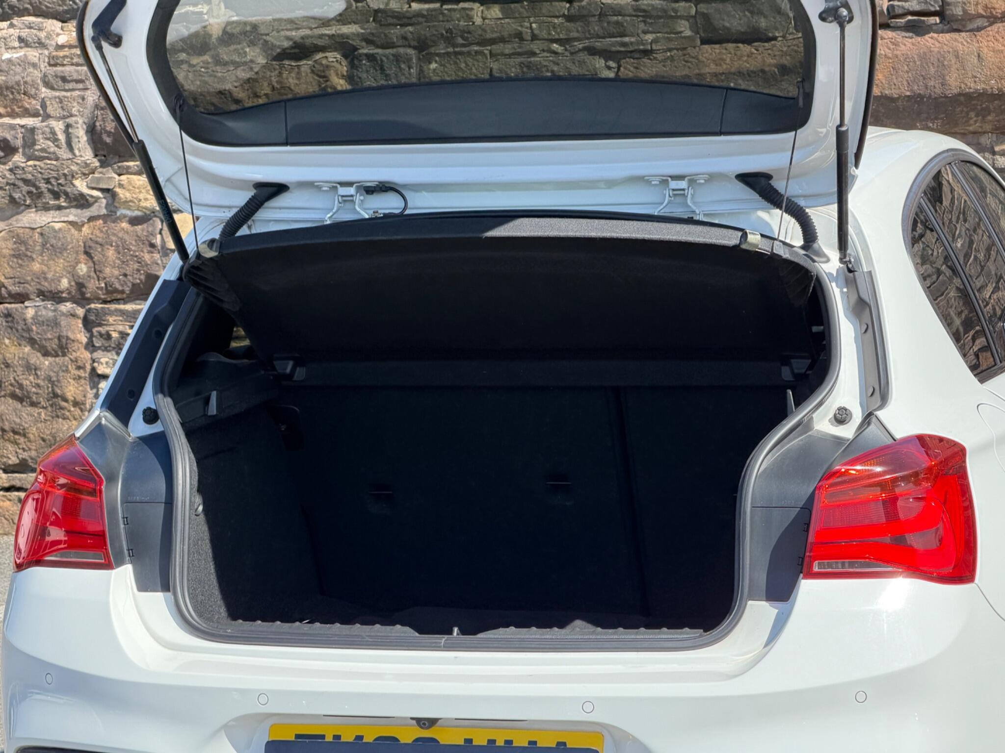 BMW 1 Series view 19