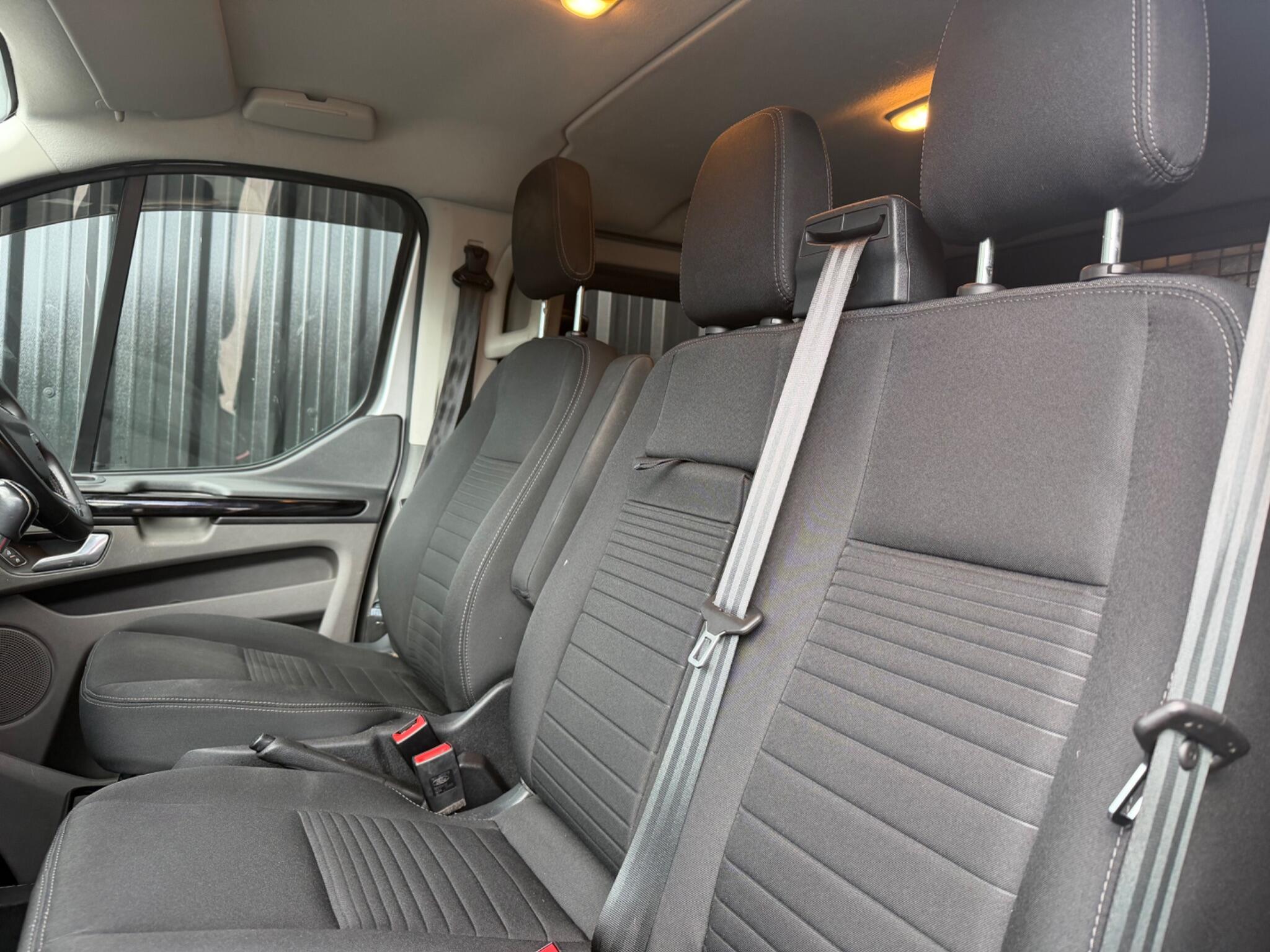 Ford Transit Custom view 31