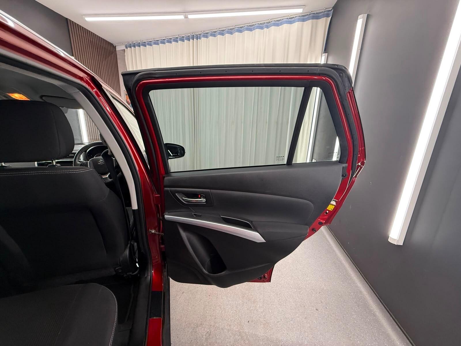 Suzuki SX4 S-Cross view 21