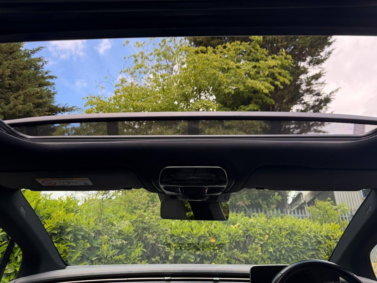 Mercedes-Benz 300 view 32