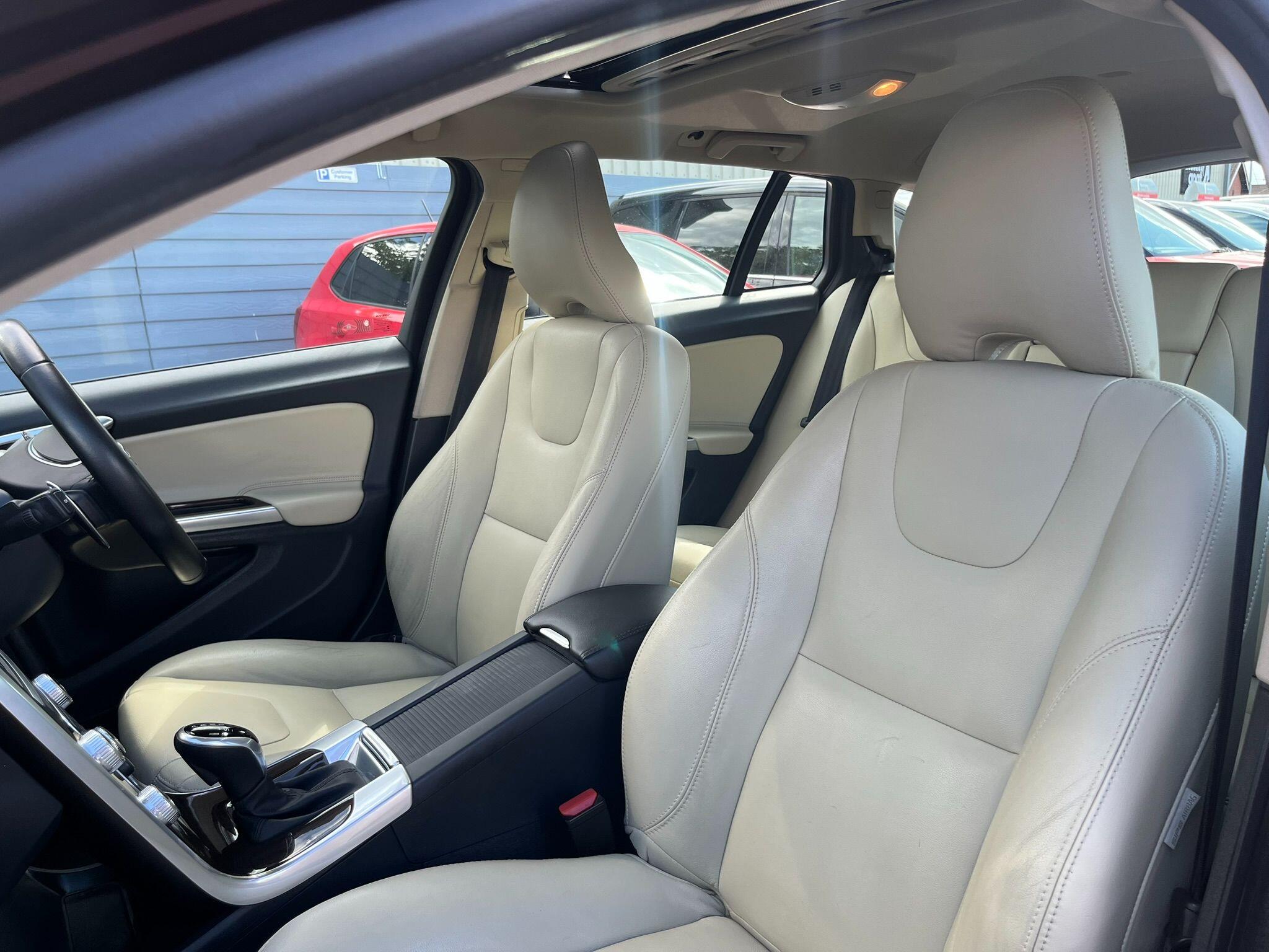 Volvo V60 view 28