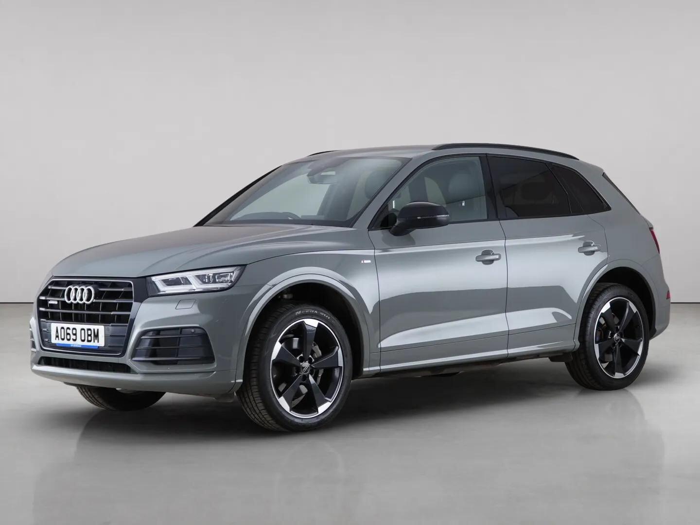 Audi Q5 view 2