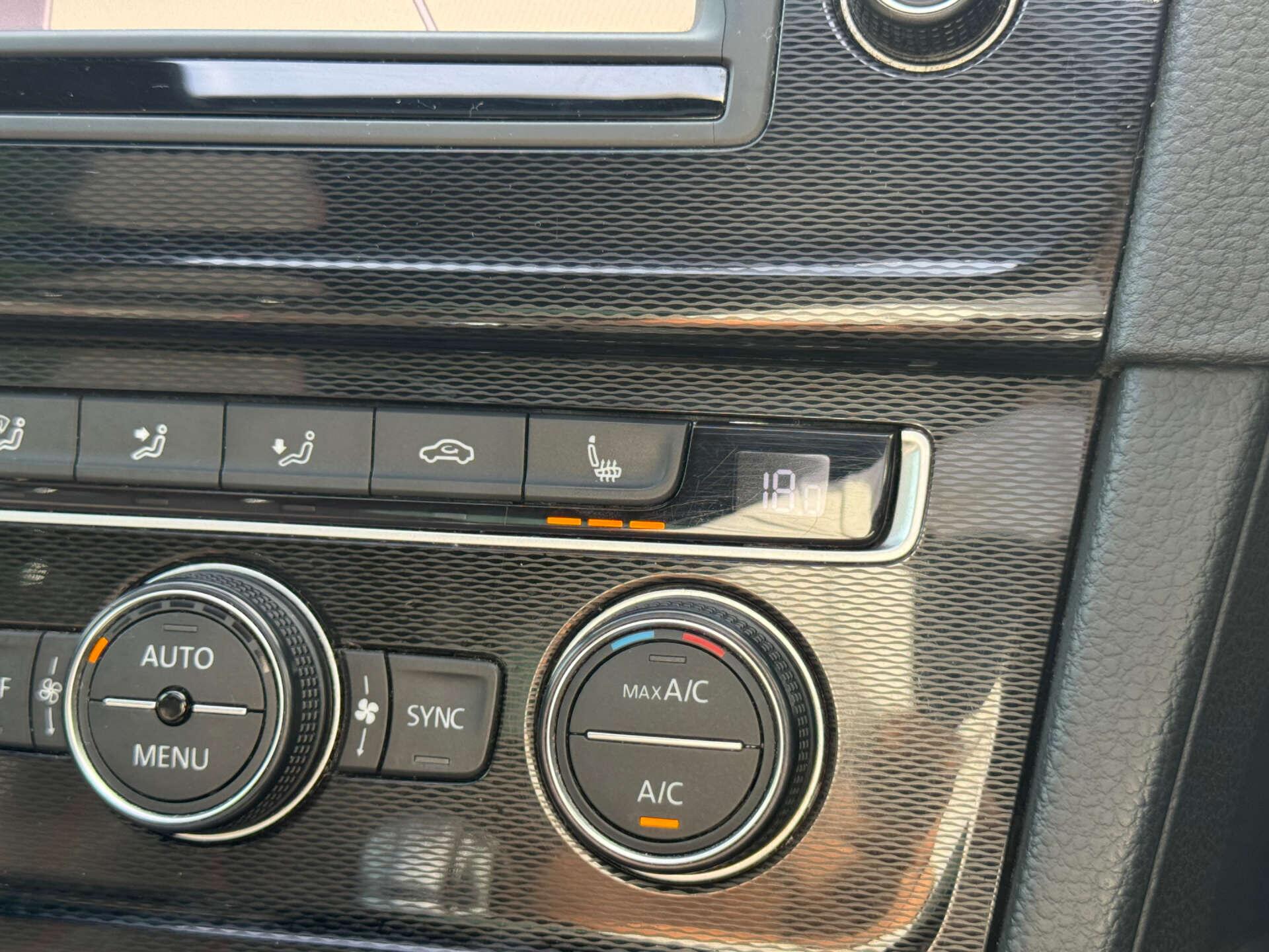 Volkswagen Golf view 60
