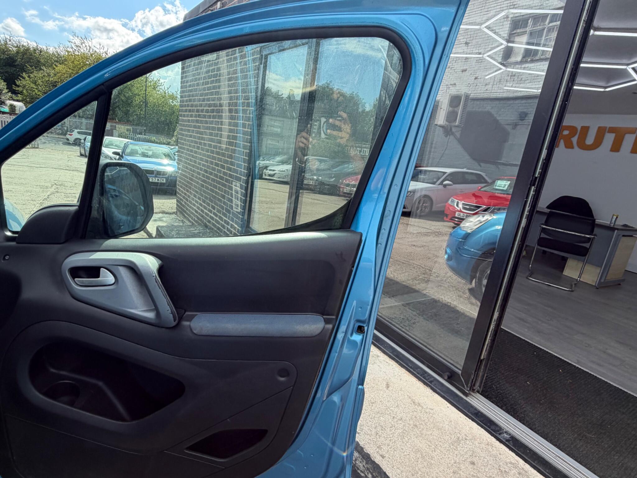 Citroen Berlingo view 9