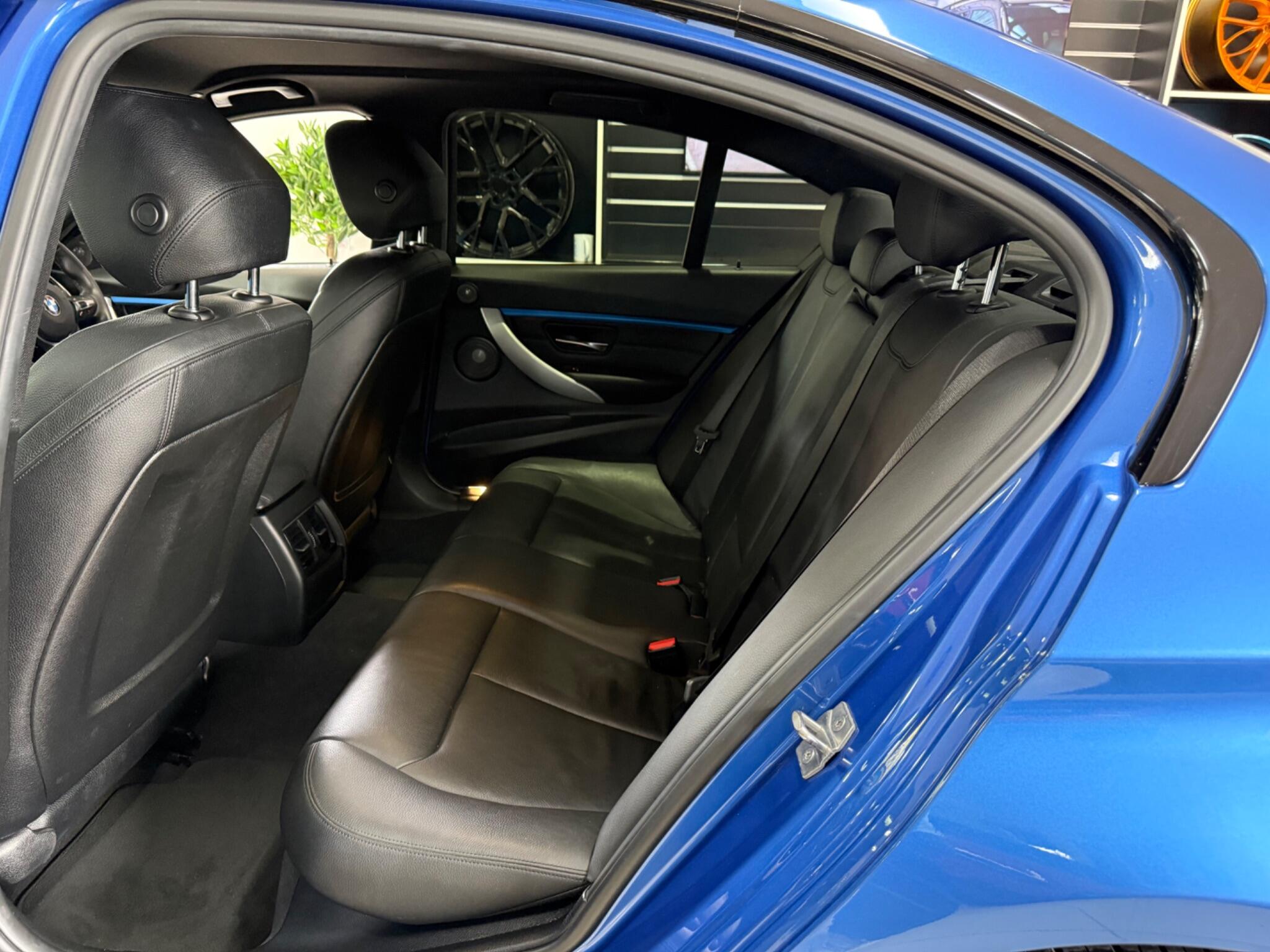 BMW 3 Series view 31
